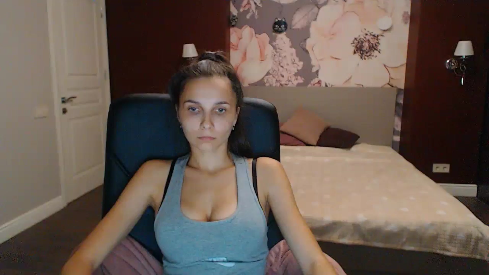 Gallery image thumbnail from Karina_Mils's myfreecams stream on, 09/16/2023, 17:13 image 15 of 20
