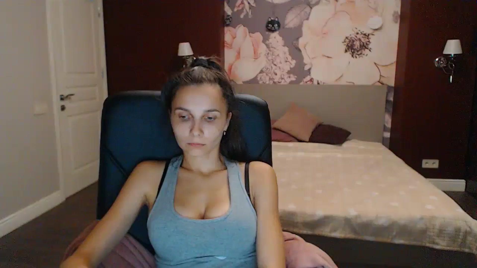 Gallery image thumbnail from Karina_Mils's myfreecams stream on, 09/16/2023, 17:13 image 19 of 20