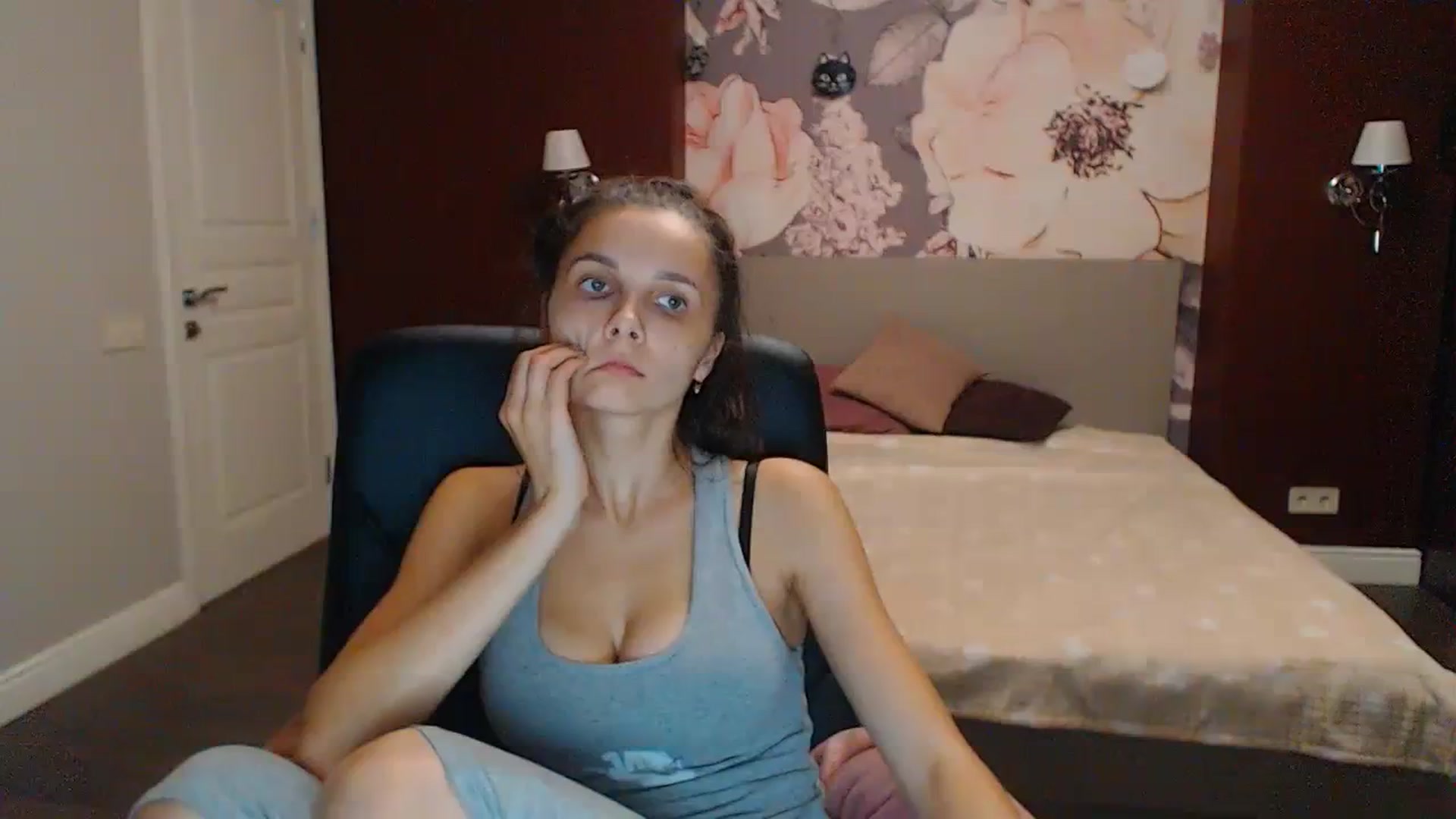 Gallery image thumbnail from Karina_Mils's myfreecams stream on, 09/16/2023, 17:13 image 5 of 20