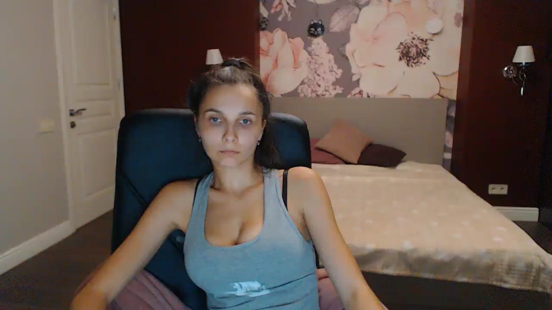 Gallery image thumbnail from Karina_Mils's myfreecams stream on, 09/16/2023, 17:13 image 8 of 20