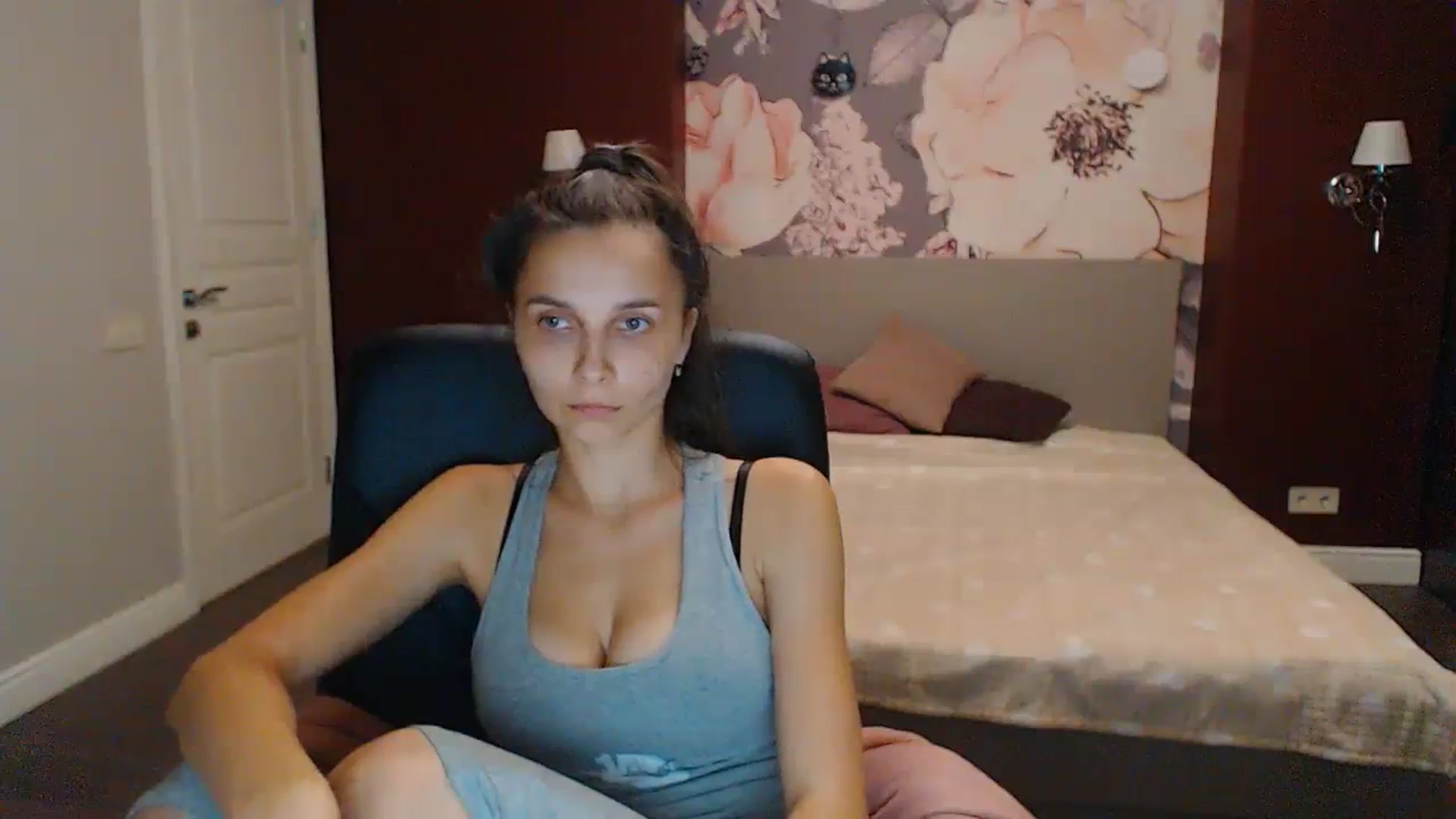Gallery image thumbnail from Karina_Mils's myfreecams stream on, 09/16/2023, 17:13 image 4 of 20