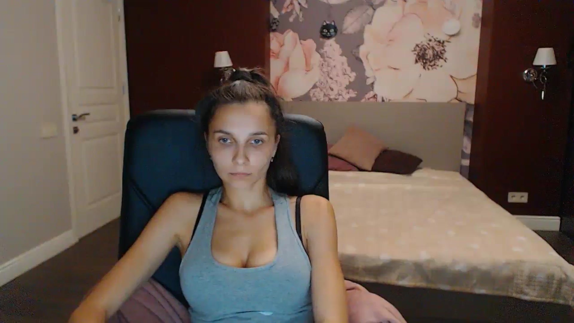 Gallery image thumbnail from Karina_Mils's myfreecams stream on, 09/16/2023, 17:13 image 18 of 20