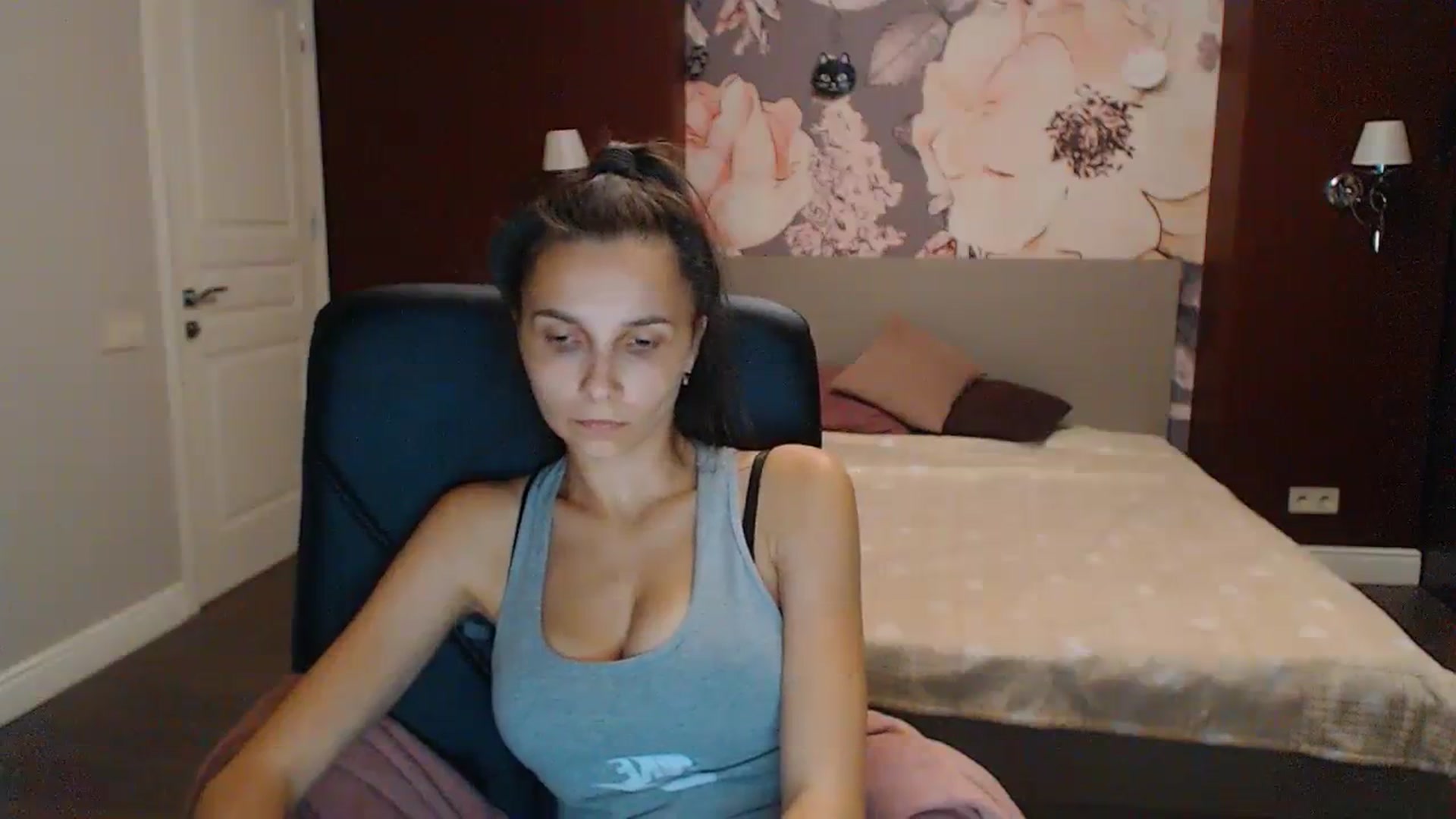 Gallery image thumbnail from Karina_Mils's myfreecams stream on, 09/16/2023, 17:13 image 13 of 20
