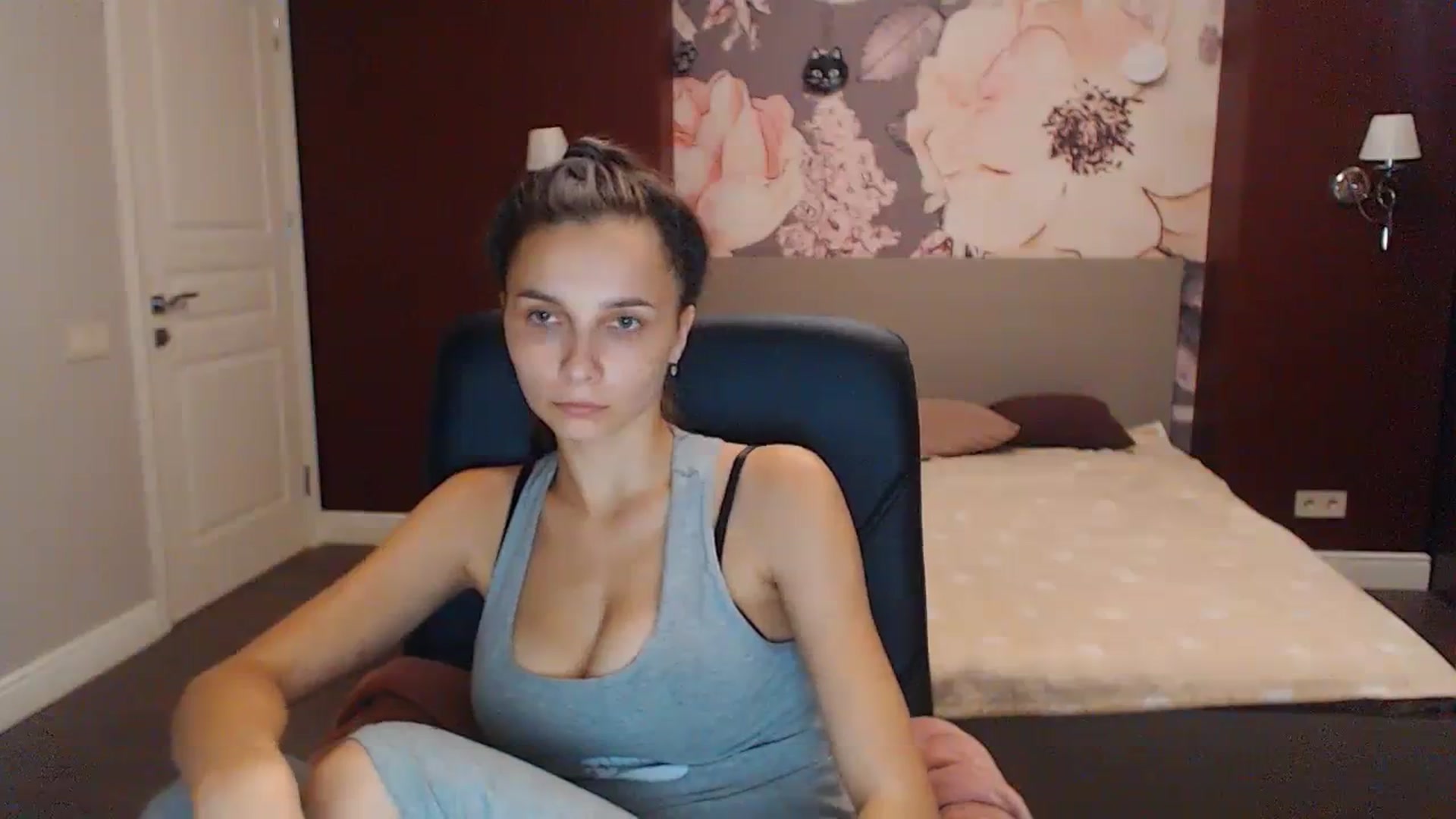 Gallery image thumbnail from Karina_Mils's myfreecams stream on, 09/23/2023, 15:20 image 13 of 20