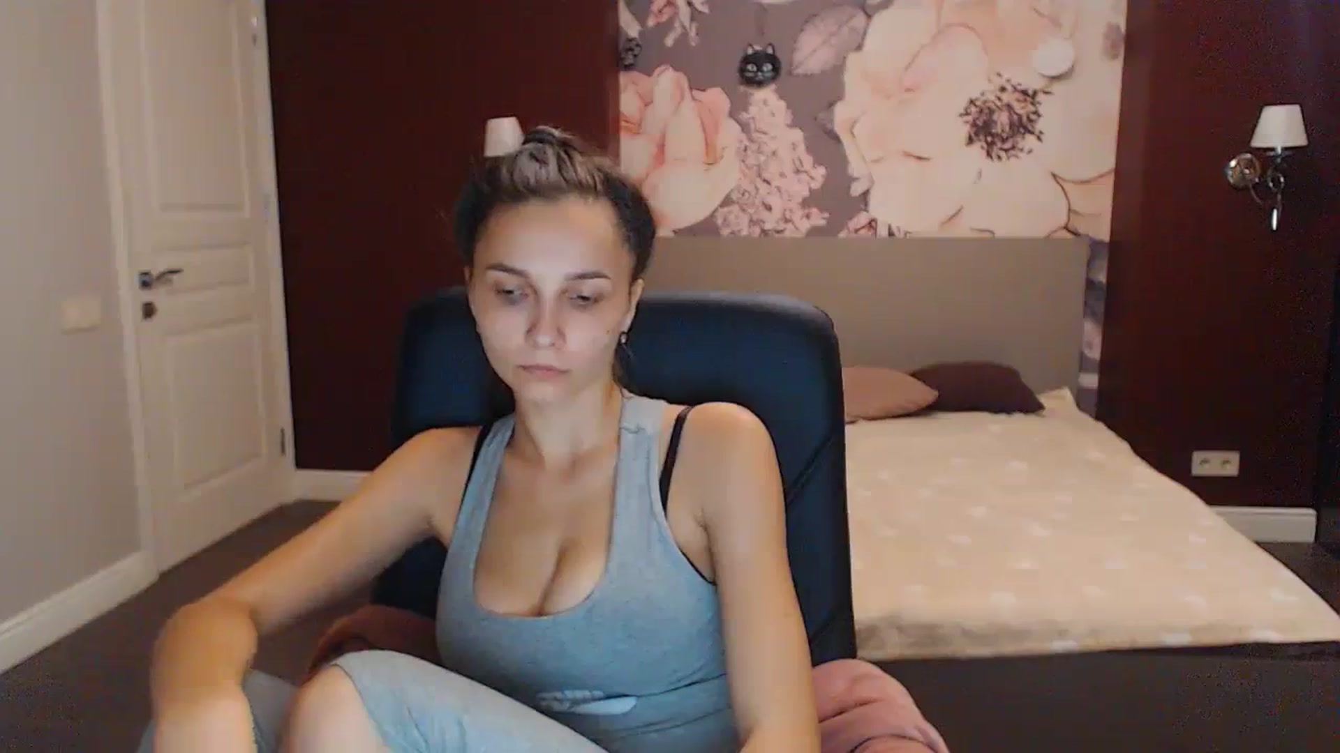 Gallery image thumbnail from Karina_Mils's myfreecams stream on, 09/23/2023, 15:20 image 9 of 20