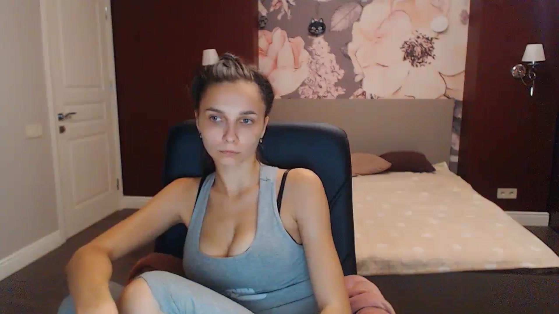 Gallery image thumbnail from Karina_Mils's myfreecams stream on, 09/23/2023, 15:20 image 5 of 20
