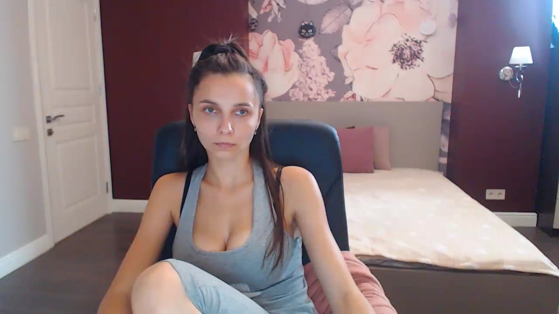 Gallery image thumbnail from Karina_Mils's myfreecams stream on, 09/24/2023, 13:38 image 11 of 20