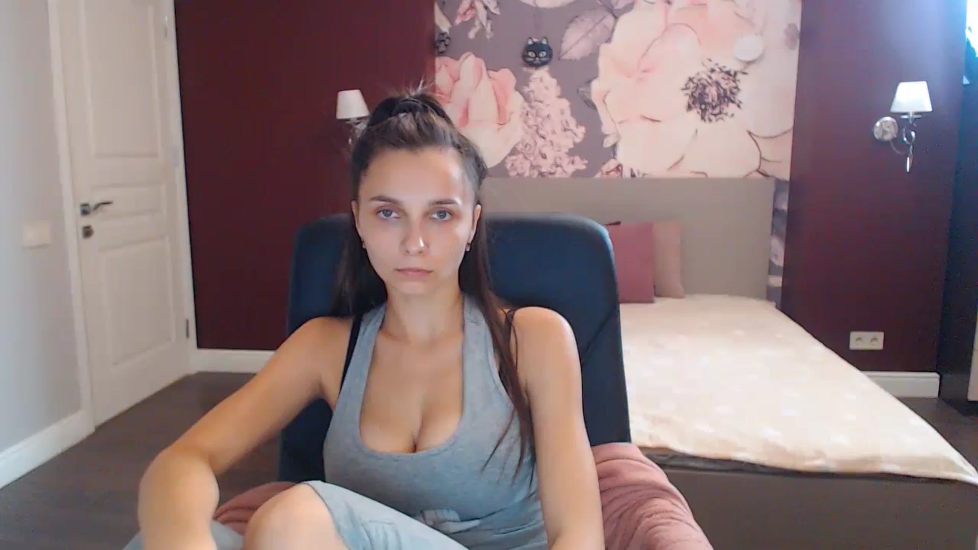 Gallery image thumbnail from Karina_Mils's myfreecams stream on, 09/24/2023, 13:38 image 13 of 20