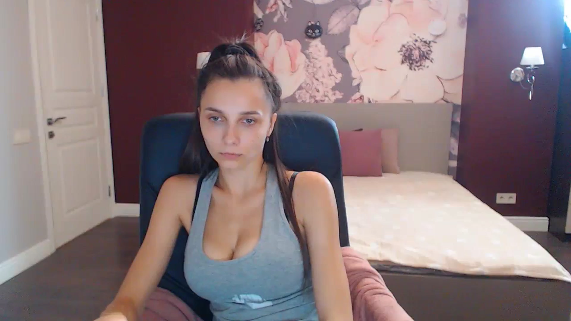 Gallery image thumbnail from Karina_Mils's myfreecams stream on, 09/24/2023, 13:38 image 17 of 20