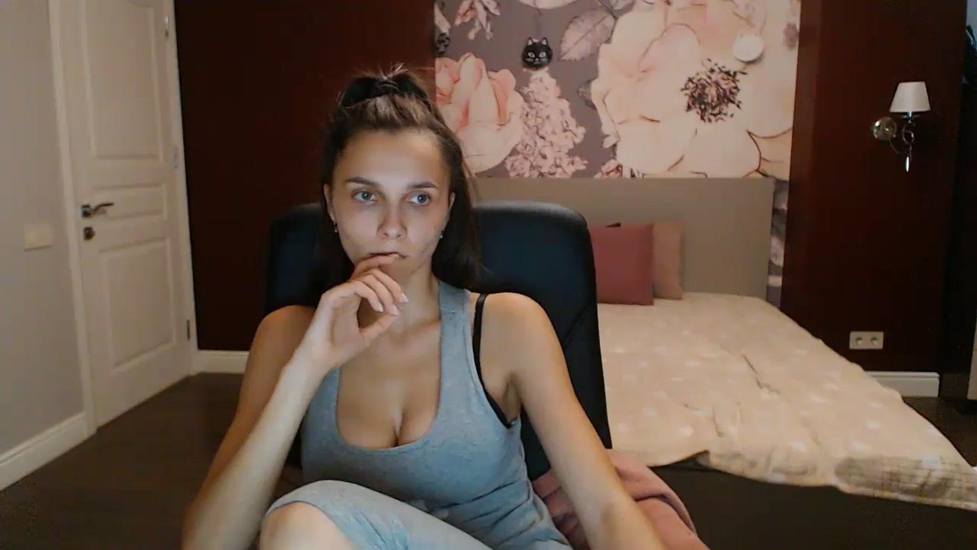Gallery image thumbnail from Karina_Mils's myfreecams stream on, 09/24/2023, 15:36 image 20 of 20