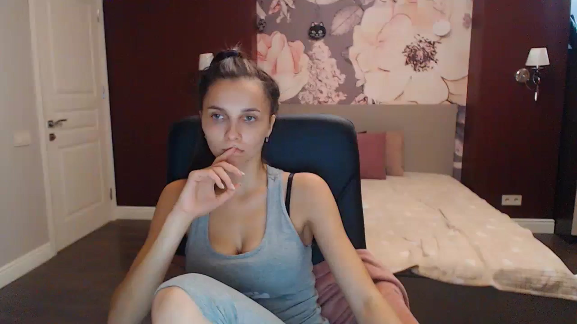 Gallery image thumbnail from Karina_Mils's myfreecams stream on, 09/24/2023, 15:36 image 1 of 20