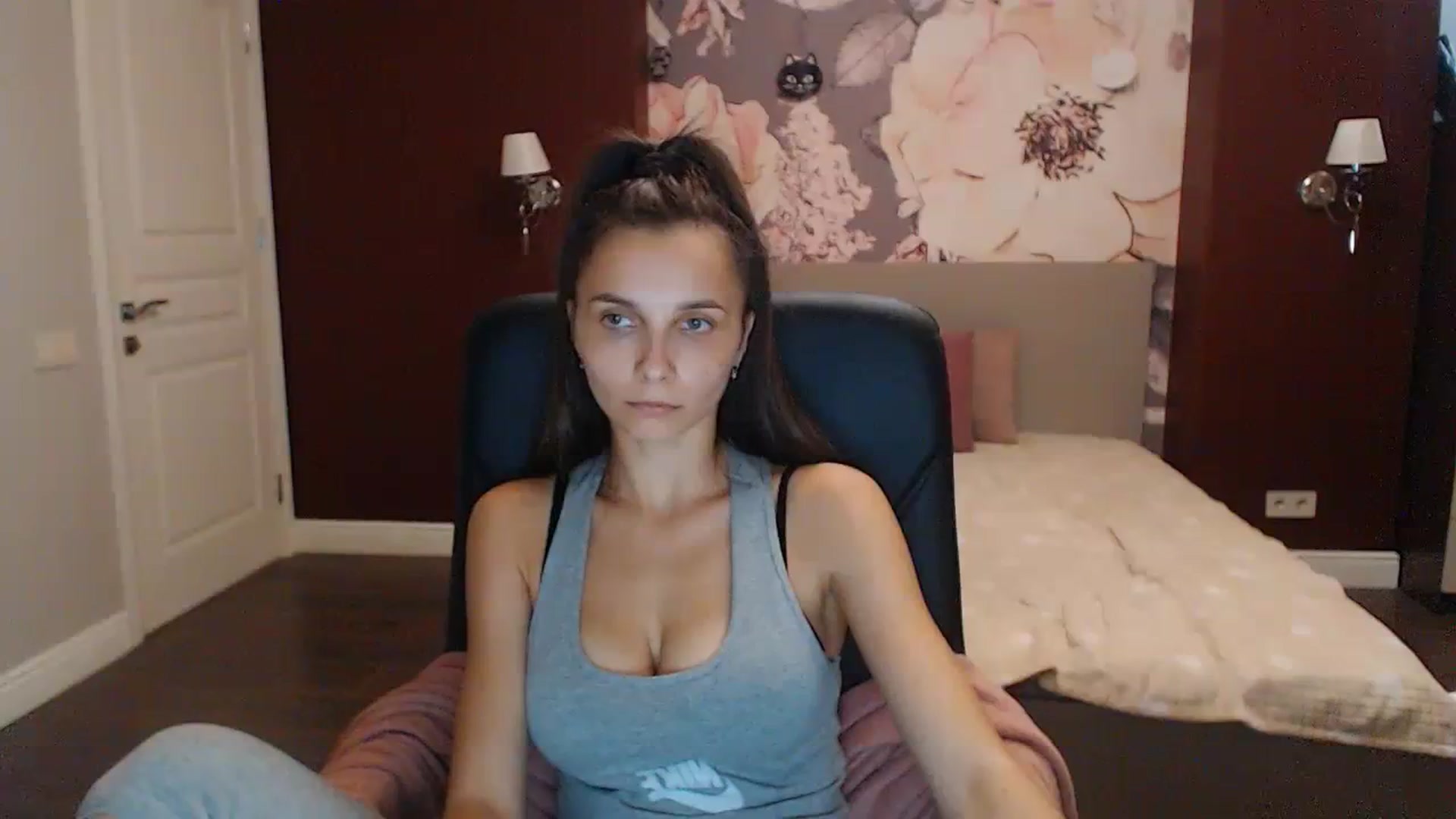 Gallery image thumbnail from Karina_Mils's myfreecams stream on, 09/24/2023, 15:36 image 10 of 20