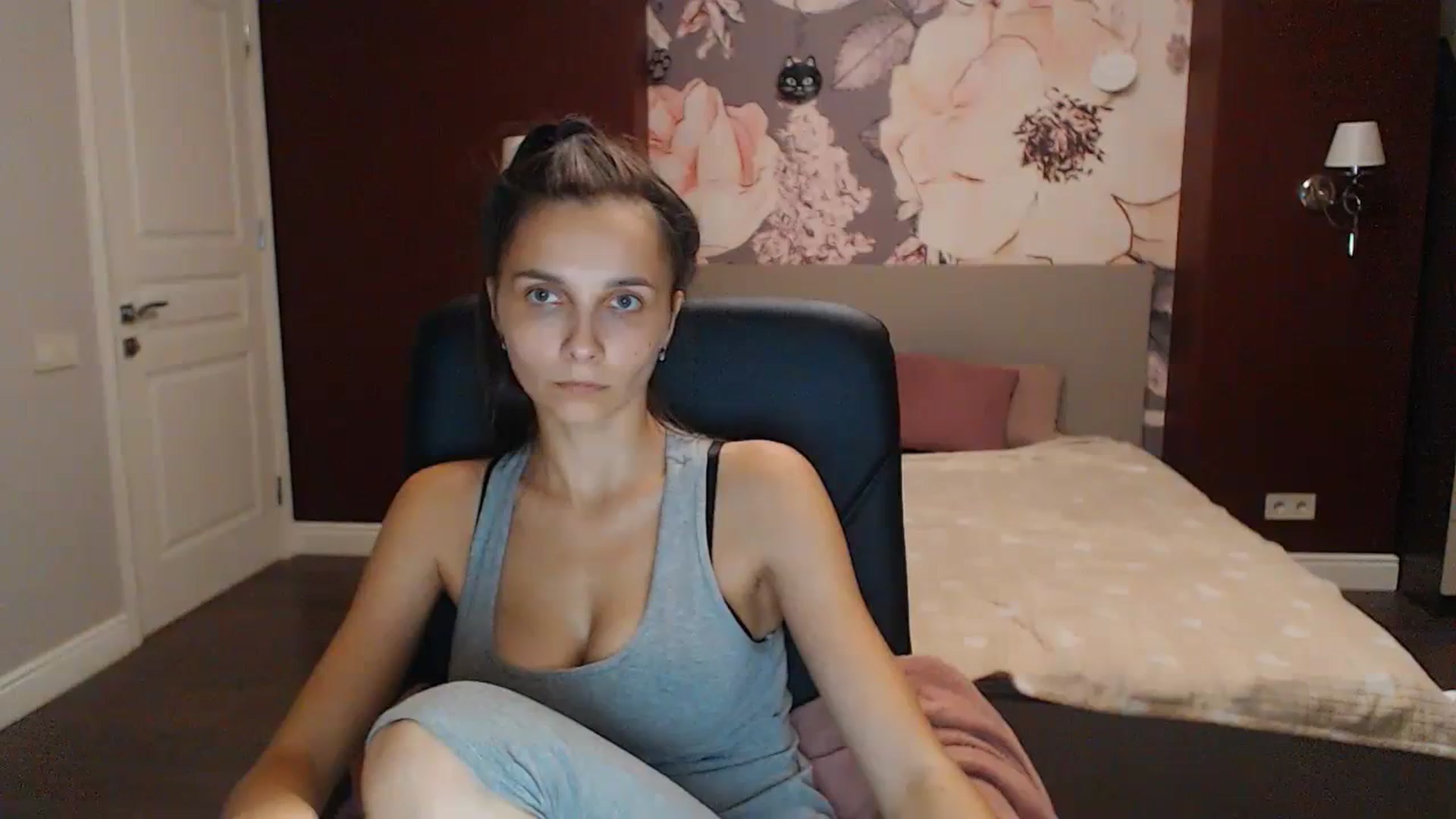 Gallery image thumbnail from Karina_Mils's myfreecams stream on, 09/24/2023, 17:16 image 4 of 20