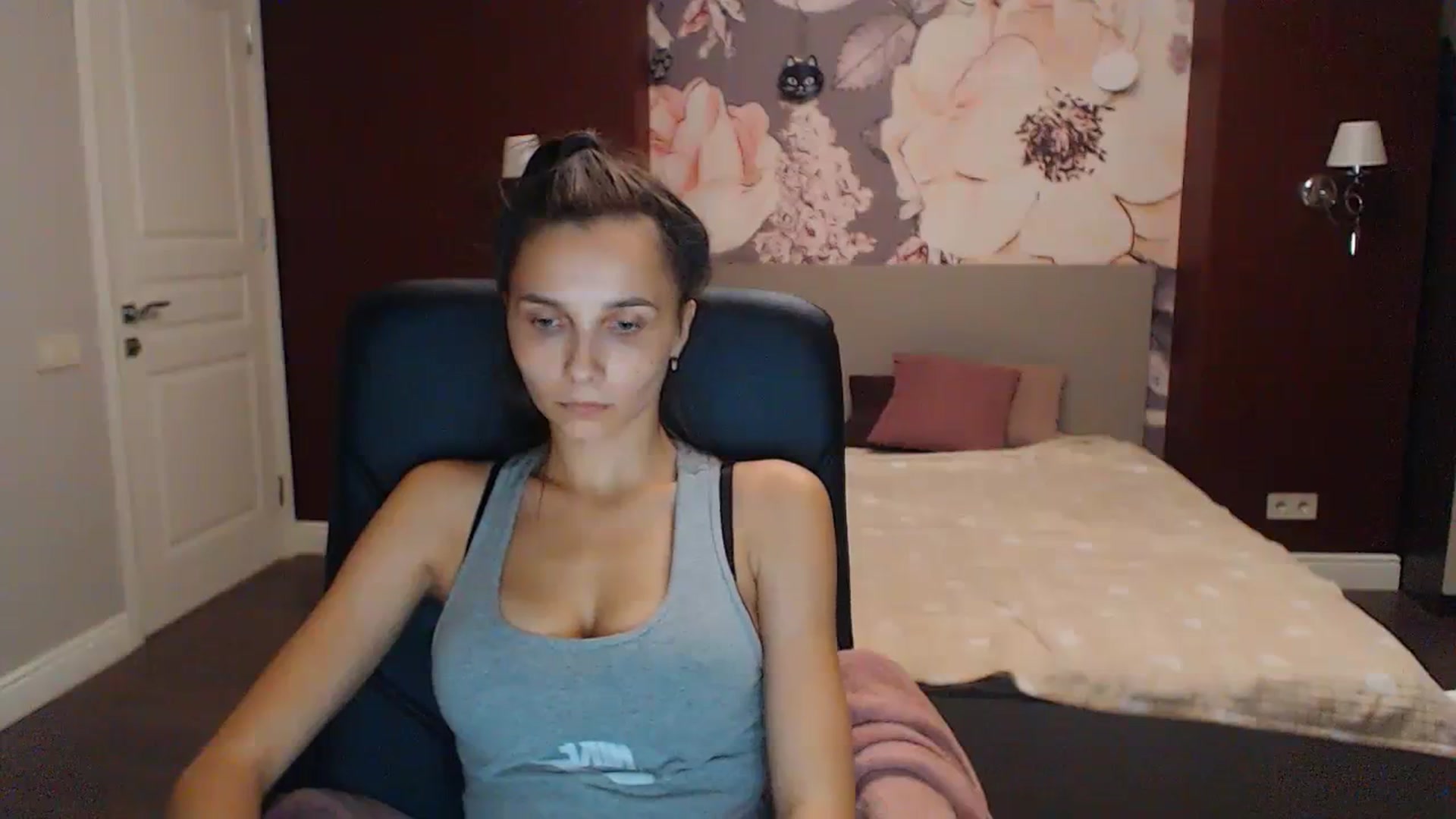 Gallery image thumbnail from Karina_Mils's myfreecams stream on, 09/24/2023, 17:16 image 18 of 20