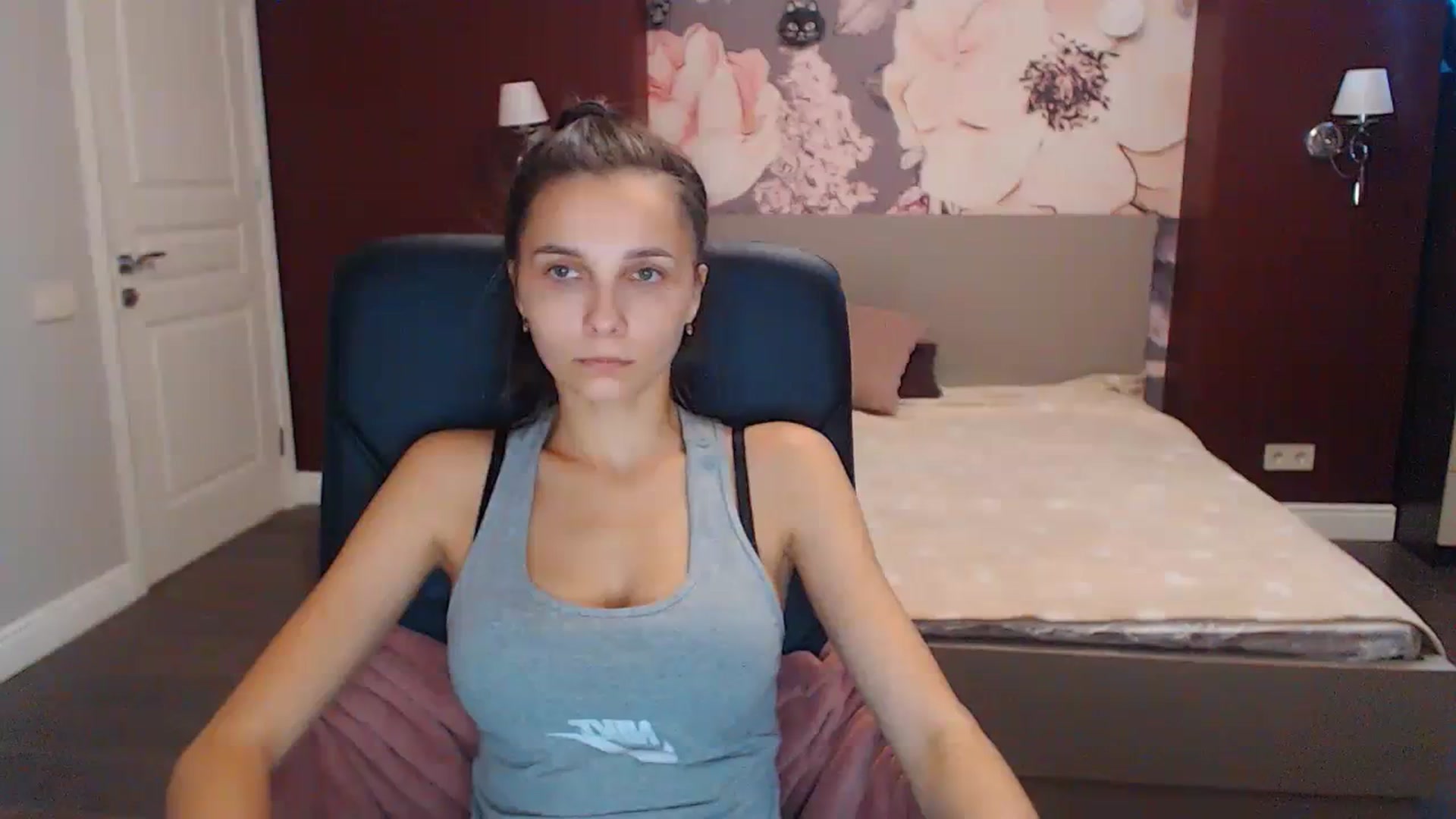 Gallery image thumbnail from Karina_Mils's myfreecams stream on, 09/25/2023, 10:16 image 5 of 20