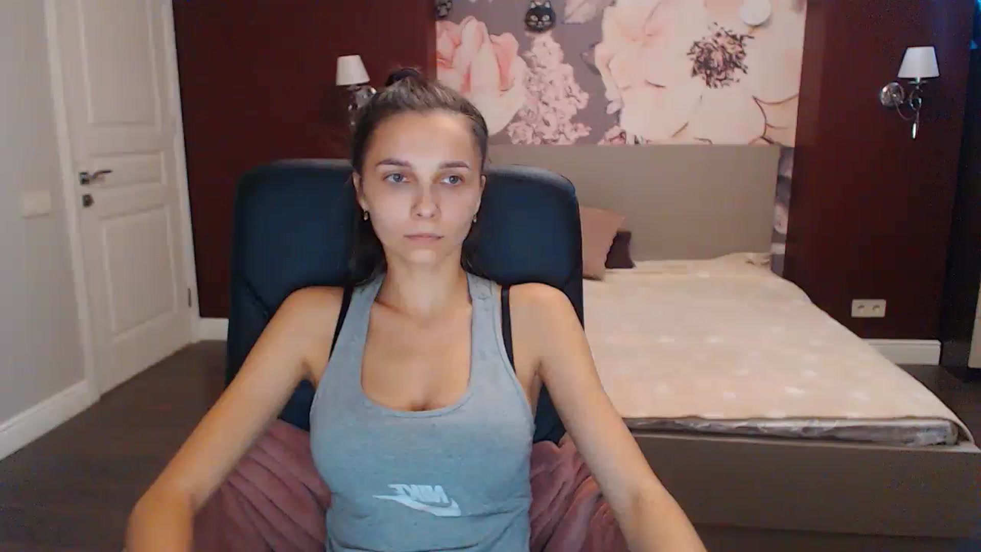 Gallery image thumbnail from Karina_Mils's myfreecams stream on, 09/25/2023, 10:16 image 4 of 20