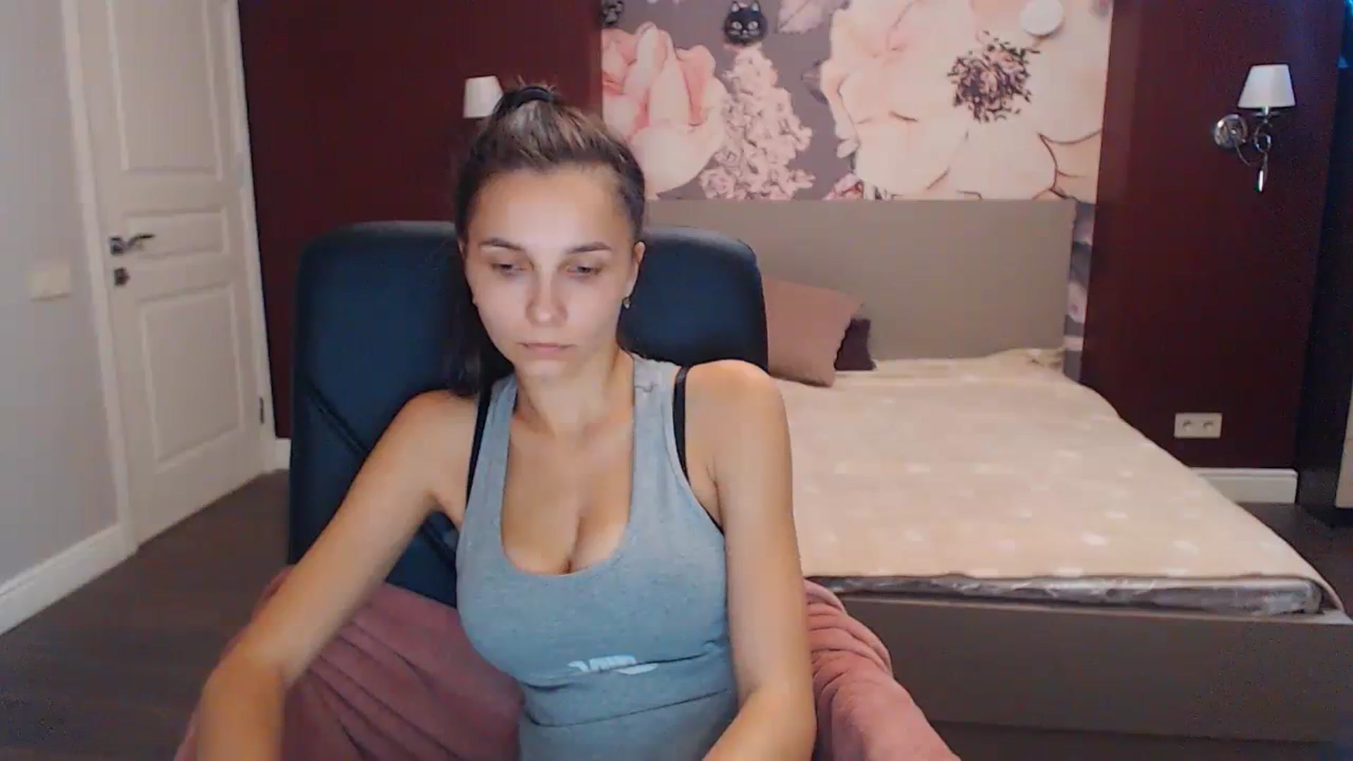 Gallery image thumbnail from Karina_Mils's myfreecams stream on, 09/25/2023, 10:16 image 3 of 20