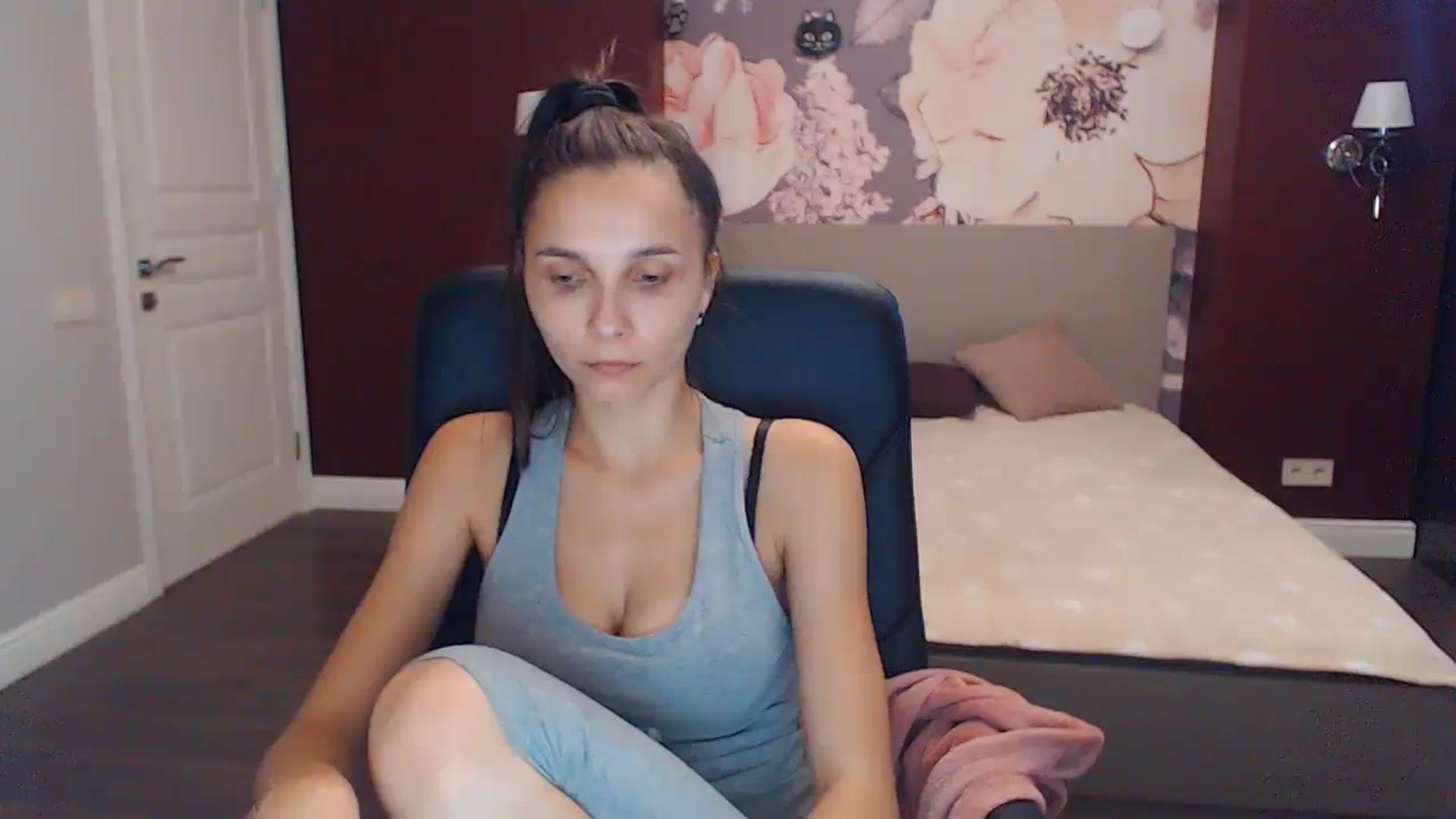 Gallery image thumbnail from Karina_Mils's myfreecams stream on, 09/28/2023, 08:52 image 7 of 20