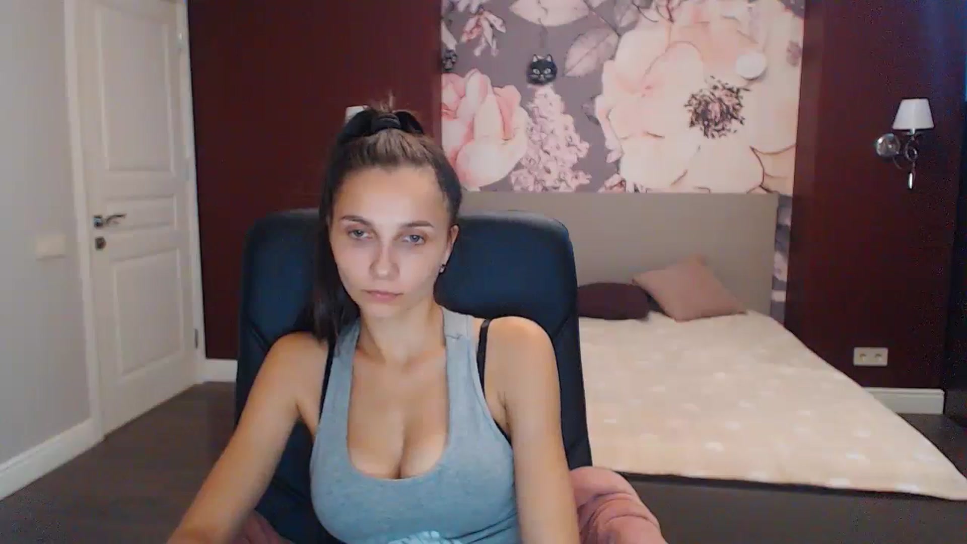 Gallery image thumbnail from Karina_Mils's myfreecams stream on, 09/28/2023, 08:52 image 20 of 20
