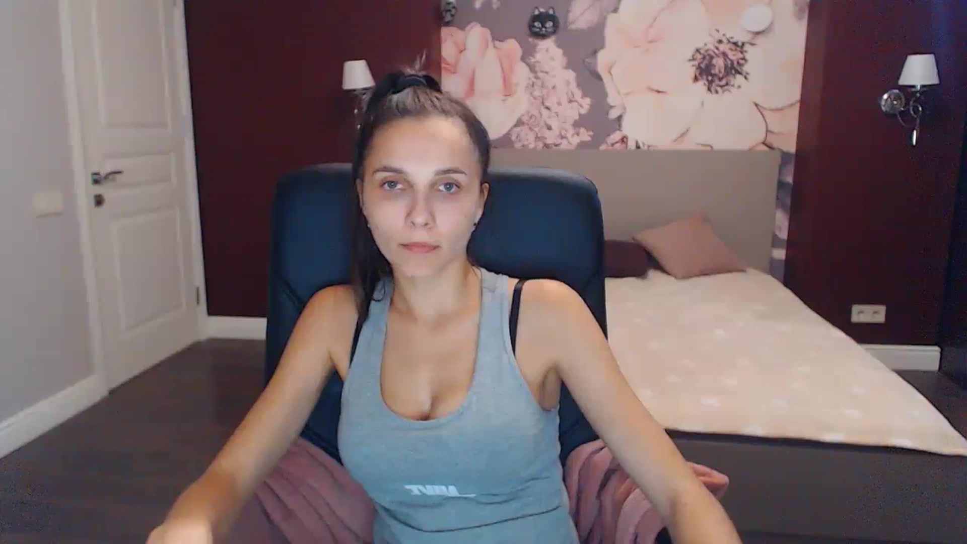 Gallery image thumbnail from Karina_Mils's myfreecams stream on, 09/28/2023, 08:52 image 9 of 20
