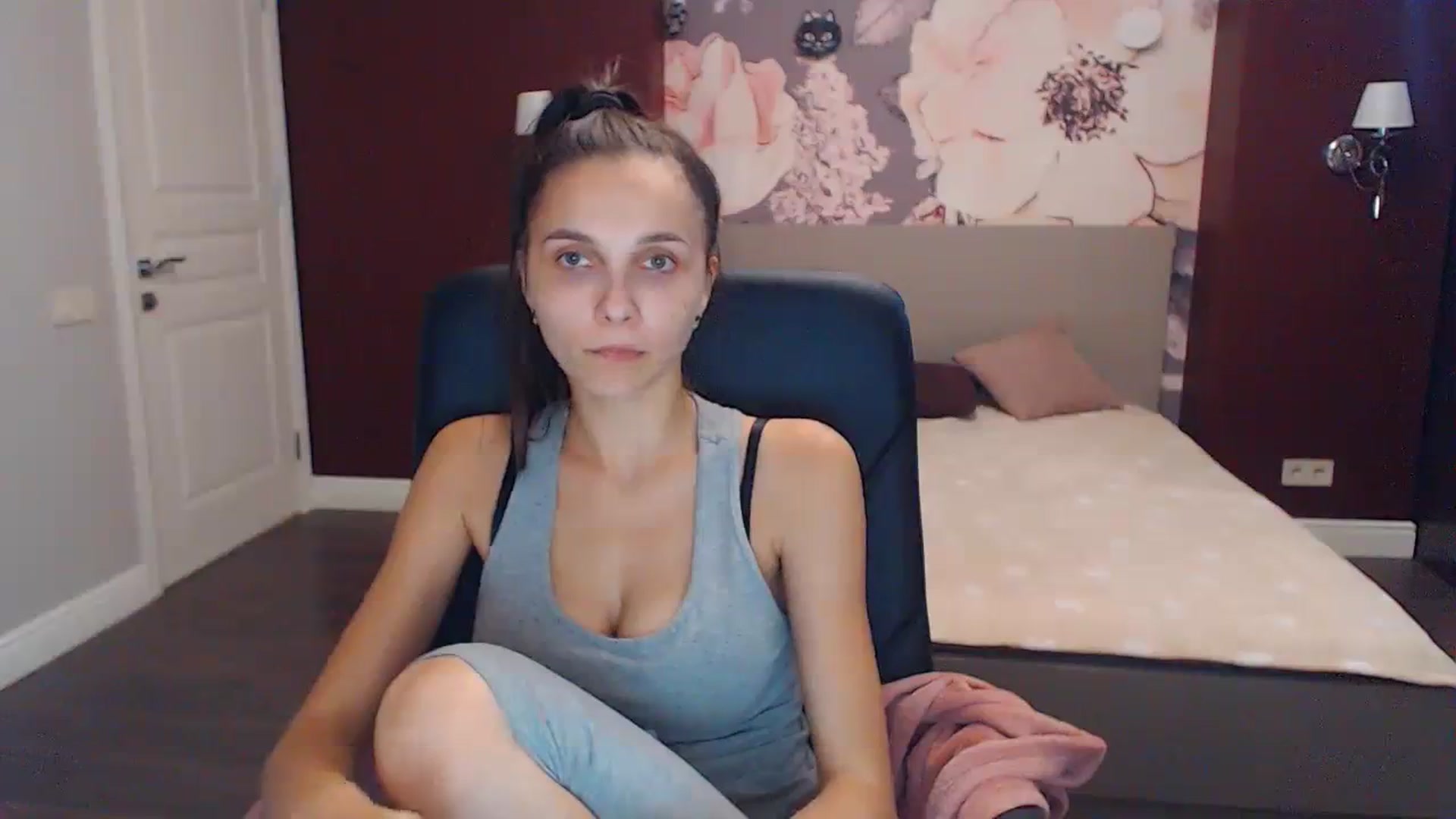 Gallery image thumbnail from Karina_Mils's myfreecams stream on, 09/28/2023, 08:52 image 8 of 20