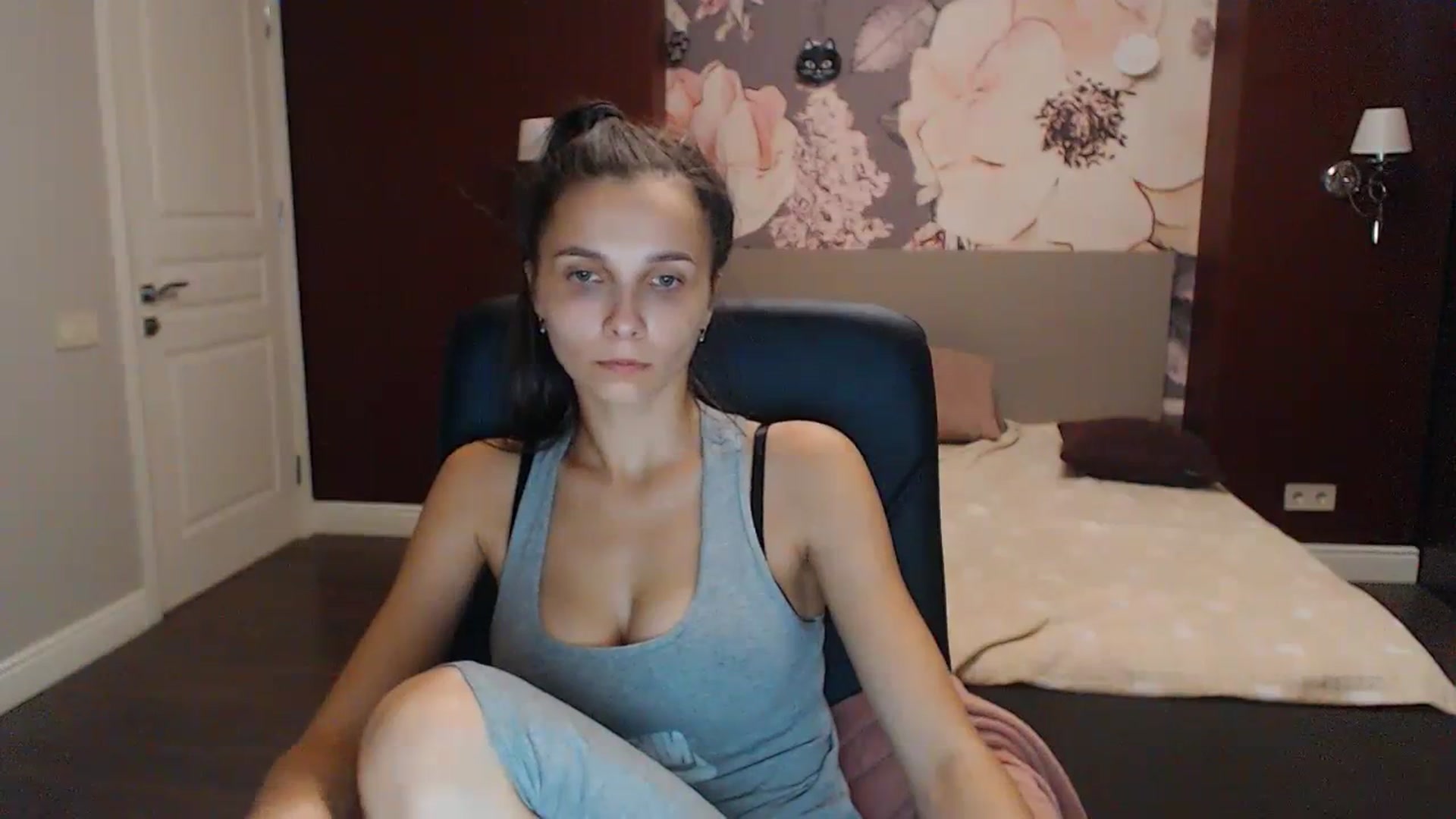 Gallery image thumbnail from Karina_Mils's myfreecams stream on, 09/29/2023, 15:23 image 15 of 20