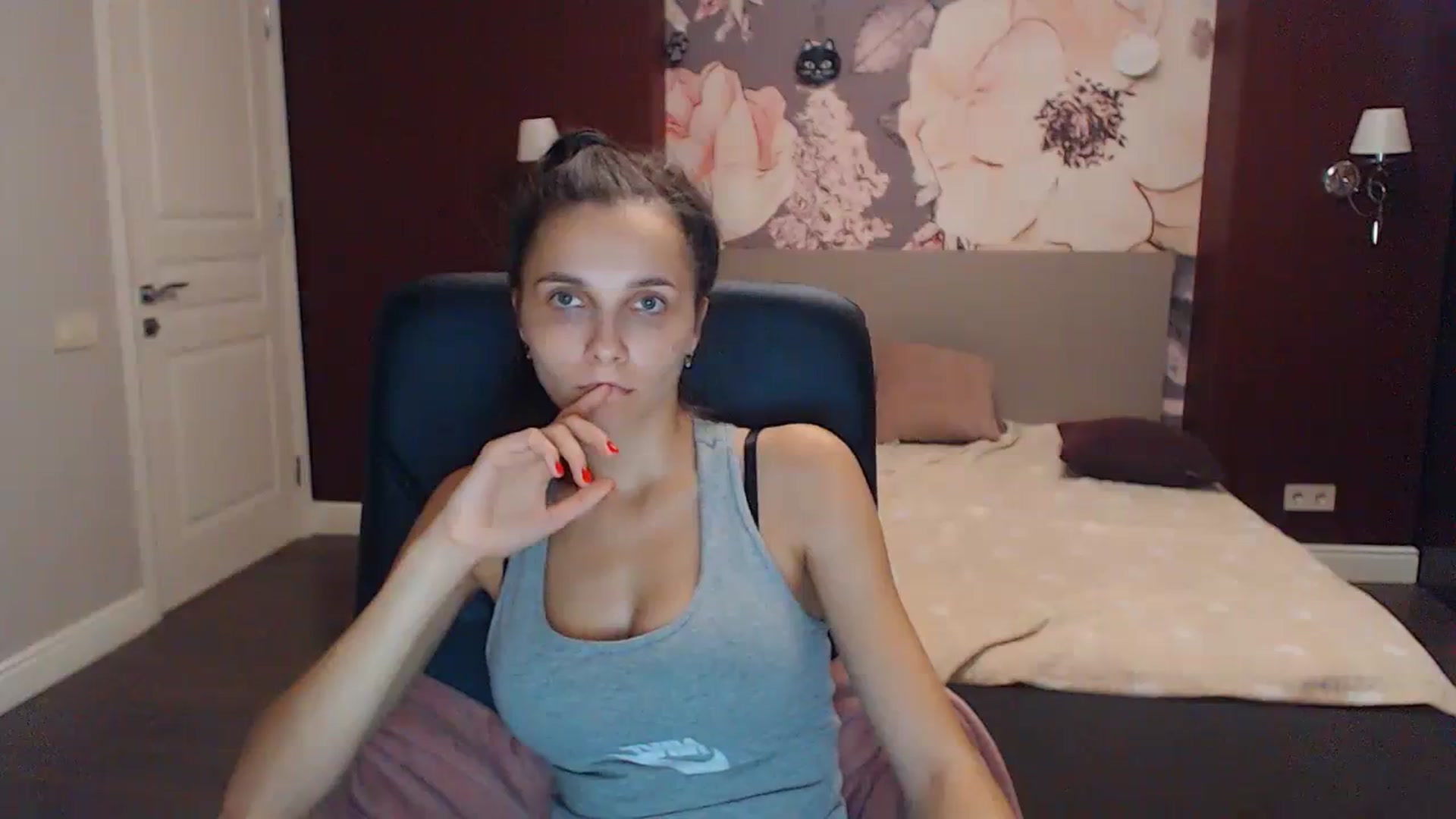 Gallery image thumbnail from Karina_Mils's myfreecams stream on, 09/29/2023, 15:23 image 10 of 20