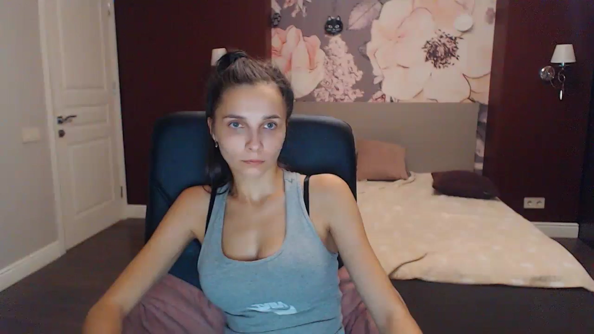Gallery image thumbnail from Karina_Mils's myfreecams stream on, 09/29/2023, 15:23 image 9 of 20