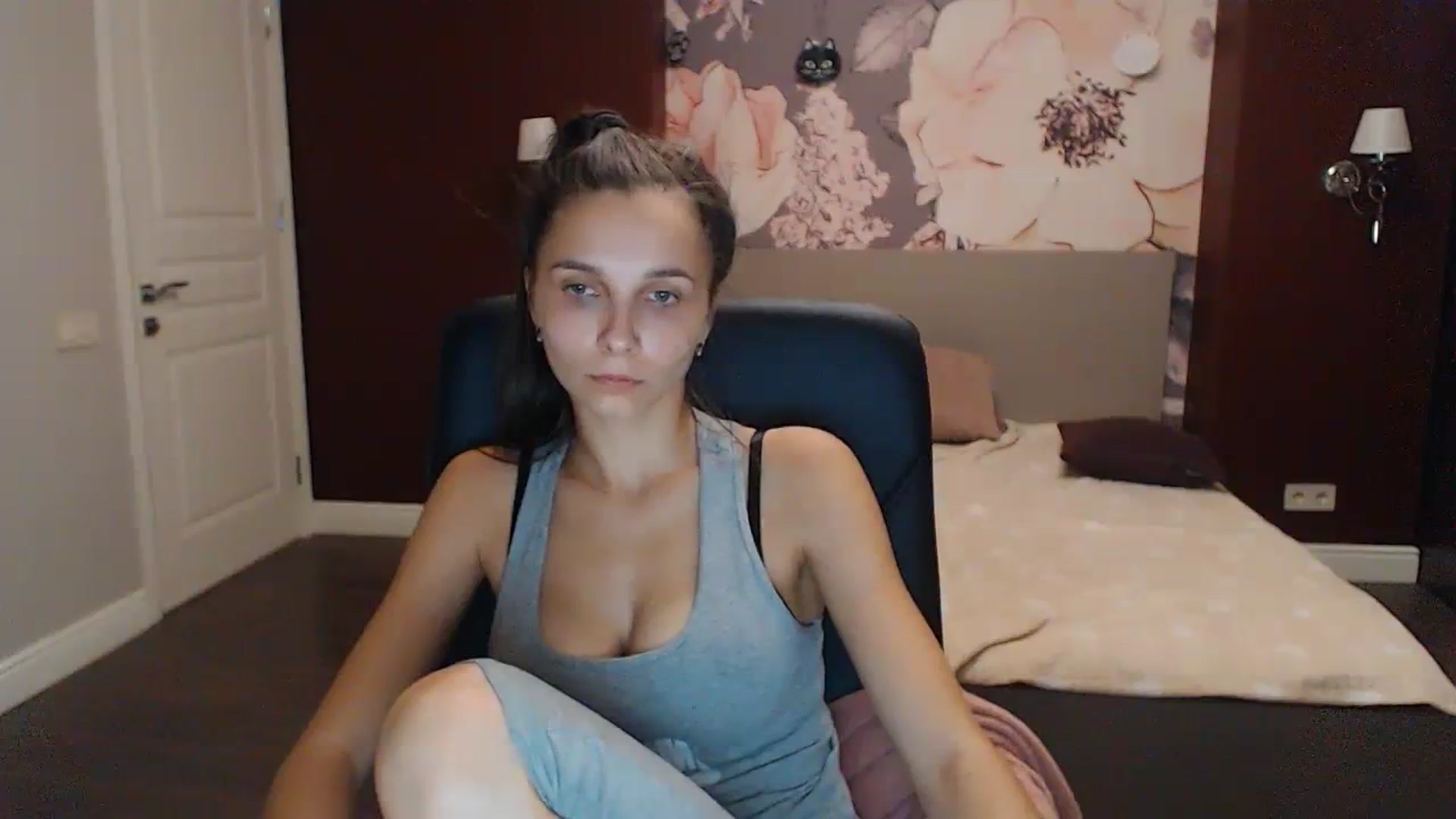 Gallery image thumbnail from Karina_Mils's myfreecams stream on, 09/29/2023, 15:23 image 16 of 20