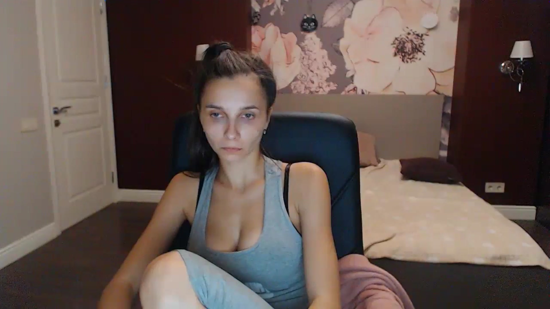 Gallery image thumbnail from Karina_Mils's myfreecams stream on, 09/29/2023, 15:23 image 18 of 20