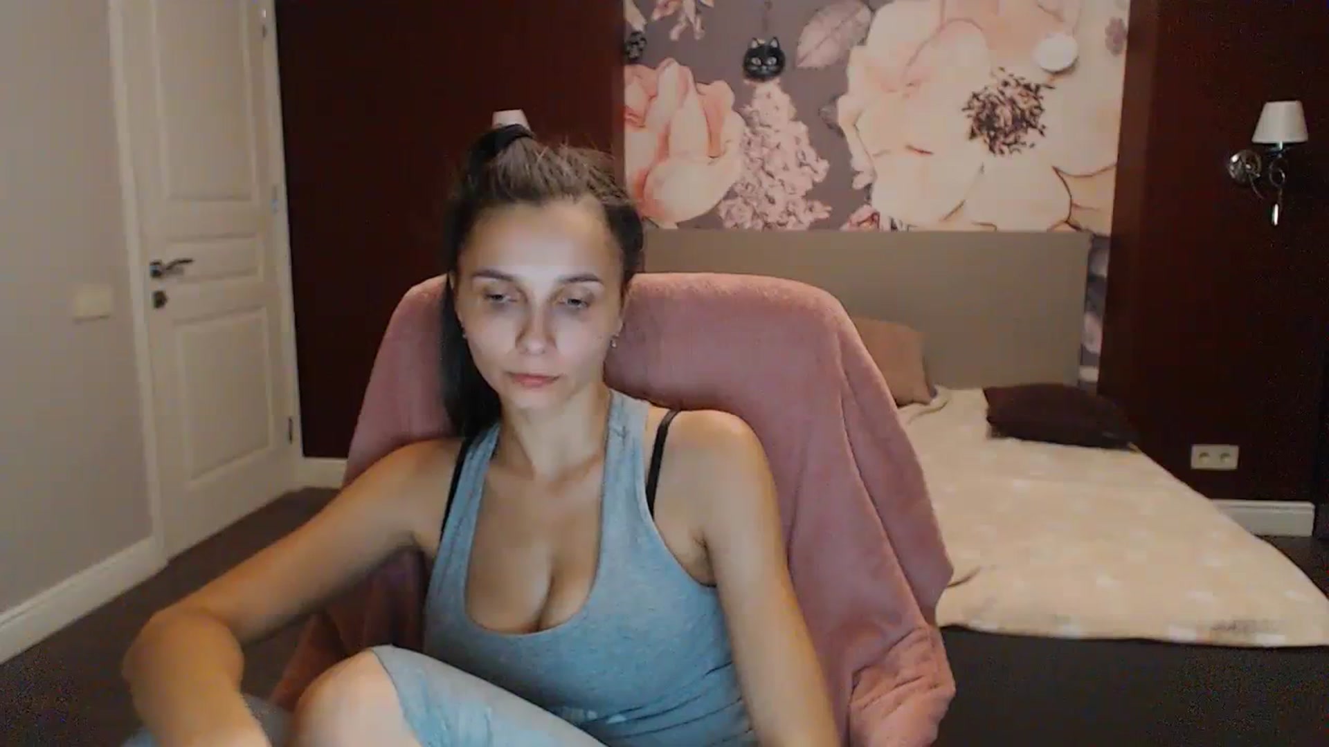 Gallery image thumbnail from Karina_Mils's myfreecams stream on, 09/29/2023, 16:31 image 2 of 20