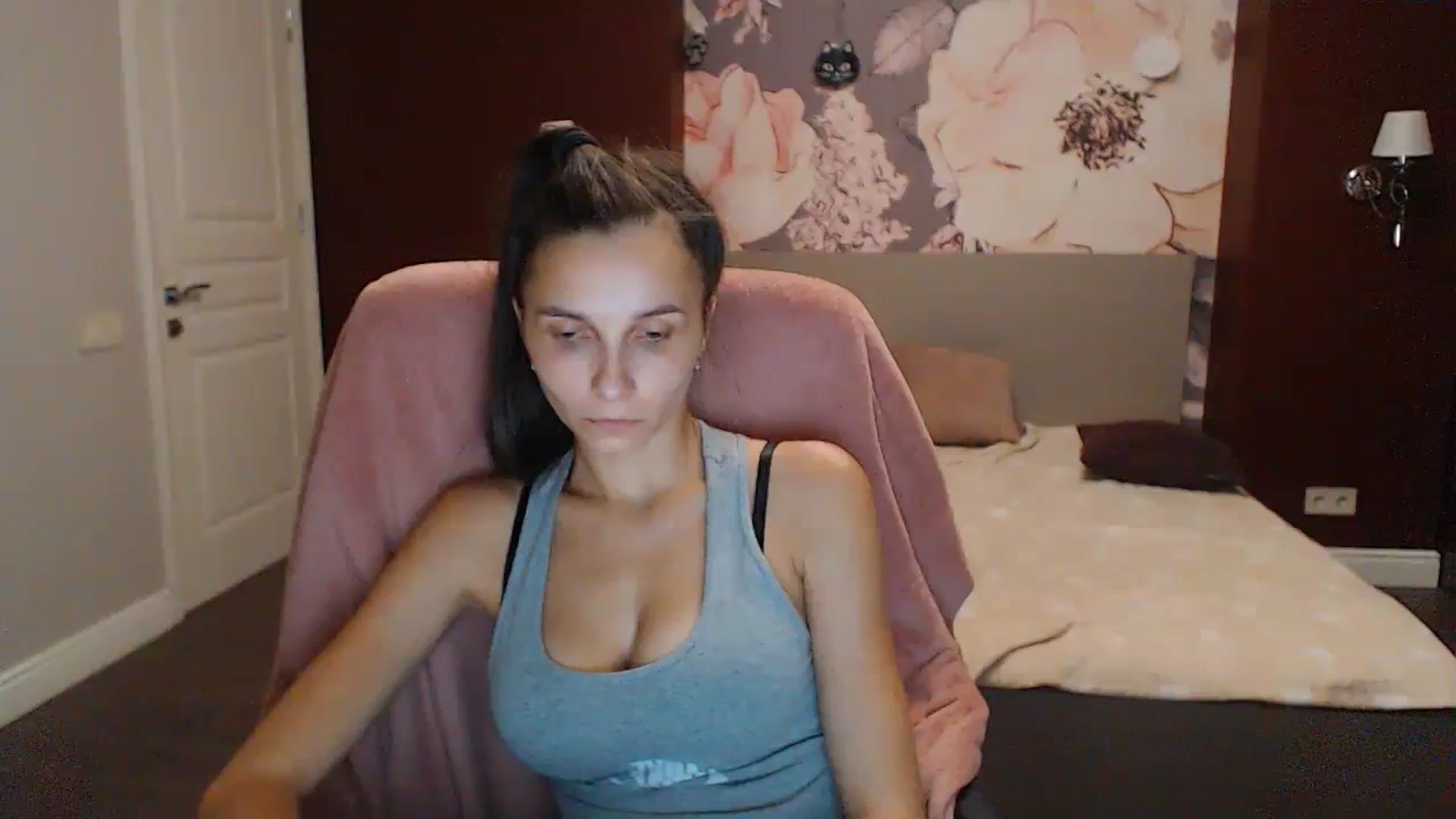 Gallery image thumbnail from Karina_Mils's myfreecams stream on, 09/29/2023, 16:31 image 17 of 20