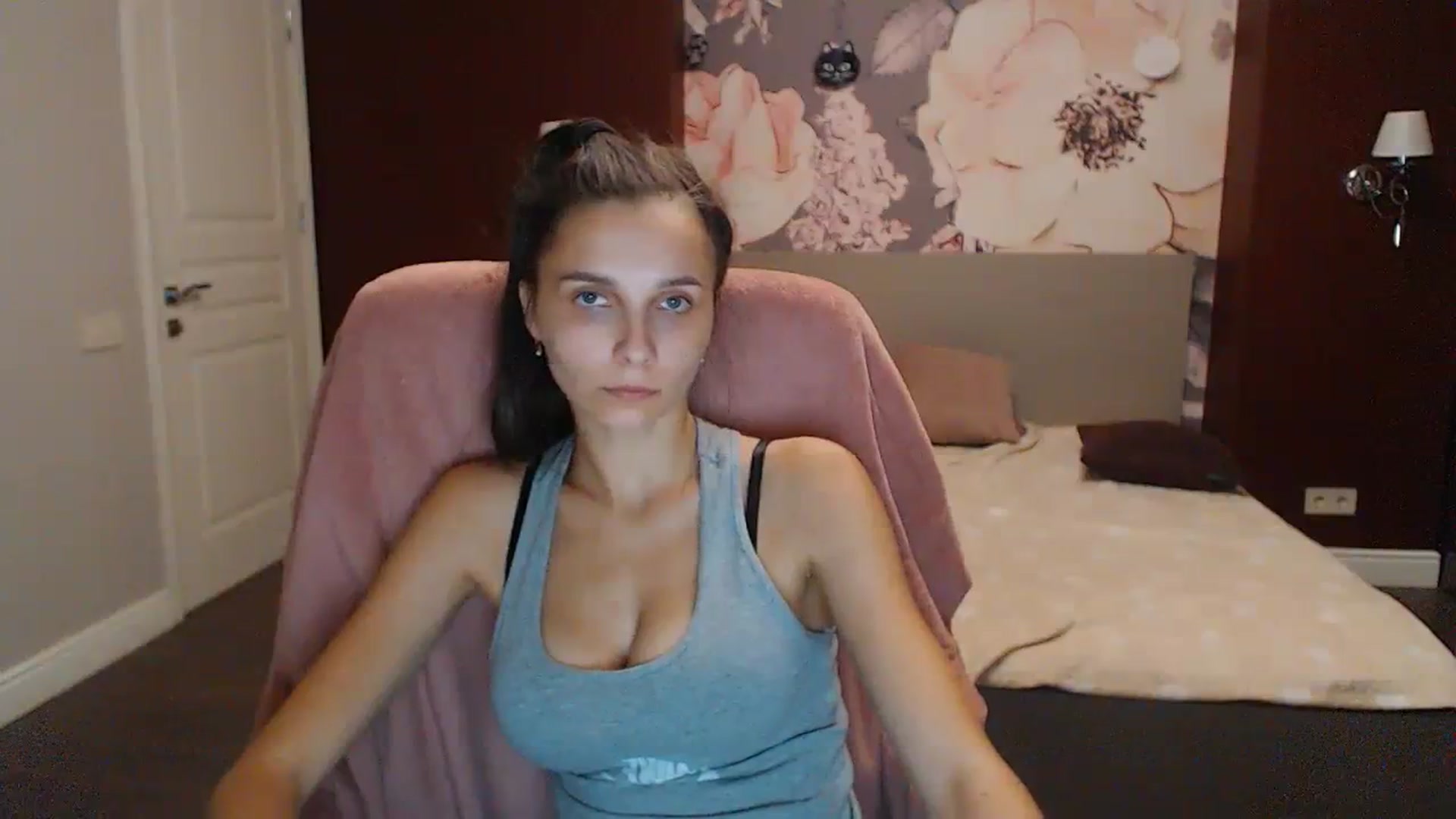 Gallery image thumbnail from Karina_Mils's myfreecams stream on, 09/29/2023, 16:31 image 9 of 20