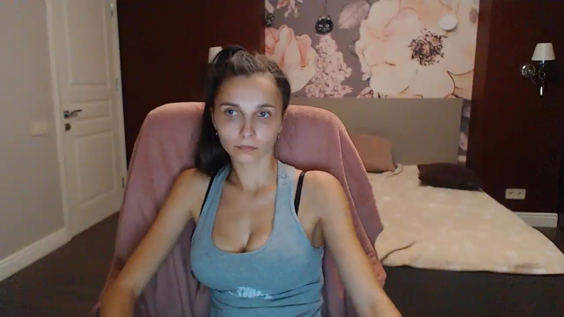 Gallery image thumbnail from Karina_Mils's myfreecams stream on, 09/29/2023, 16:31 image 20 of 20