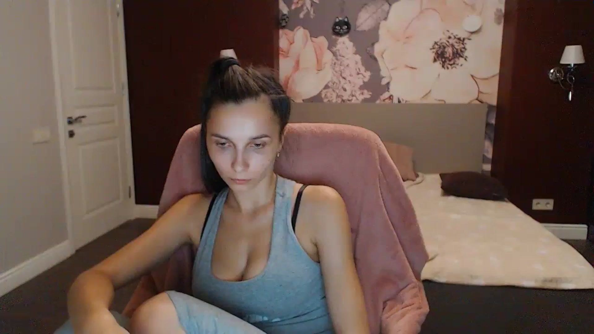 Gallery image thumbnail from Karina_Mils's myfreecams stream on, 09/29/2023, 16:31 image 7 of 20