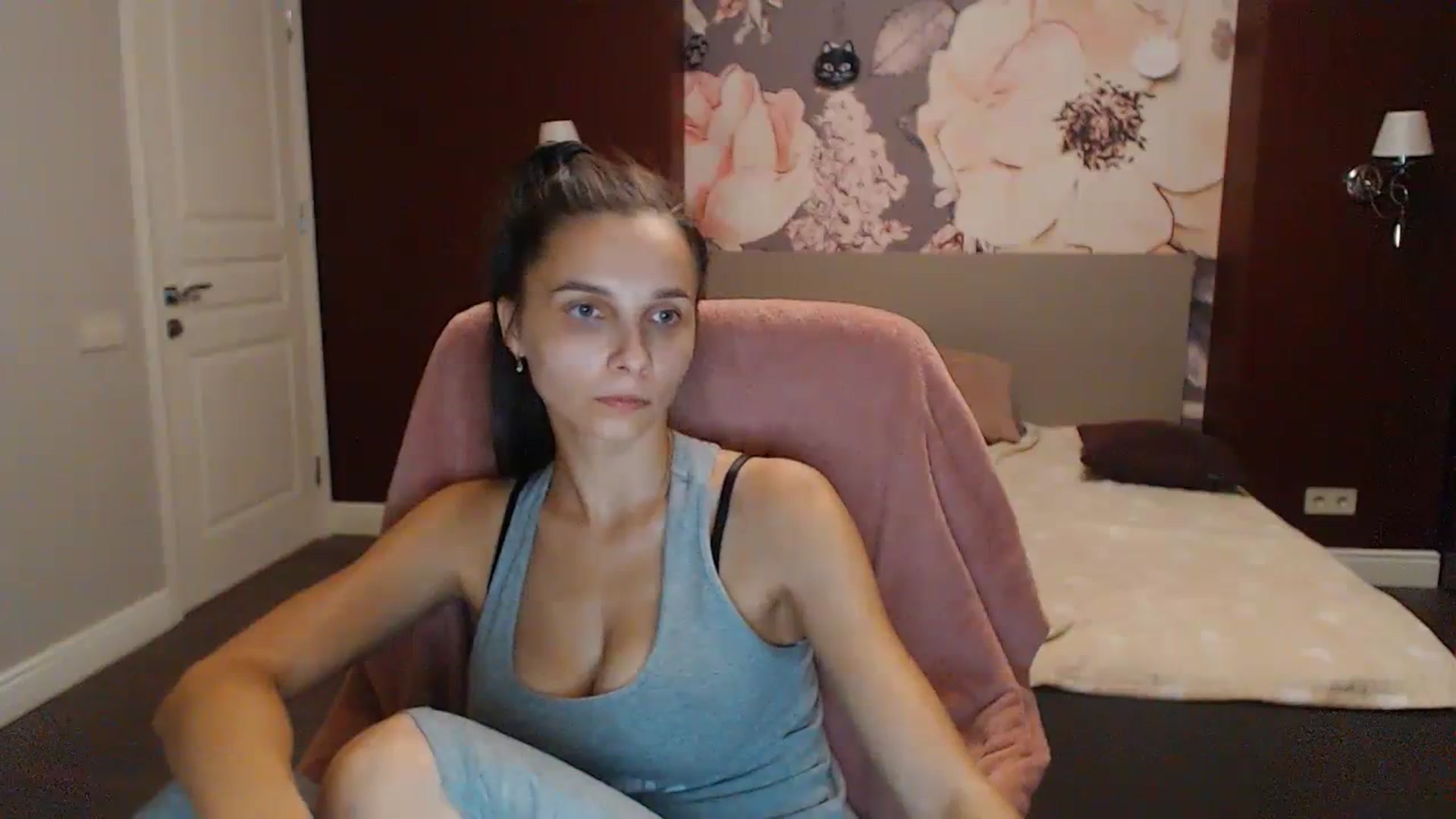 Gallery image thumbnail from Karina_Mils's myfreecams stream on, 09/29/2023, 16:31 image 5 of 20