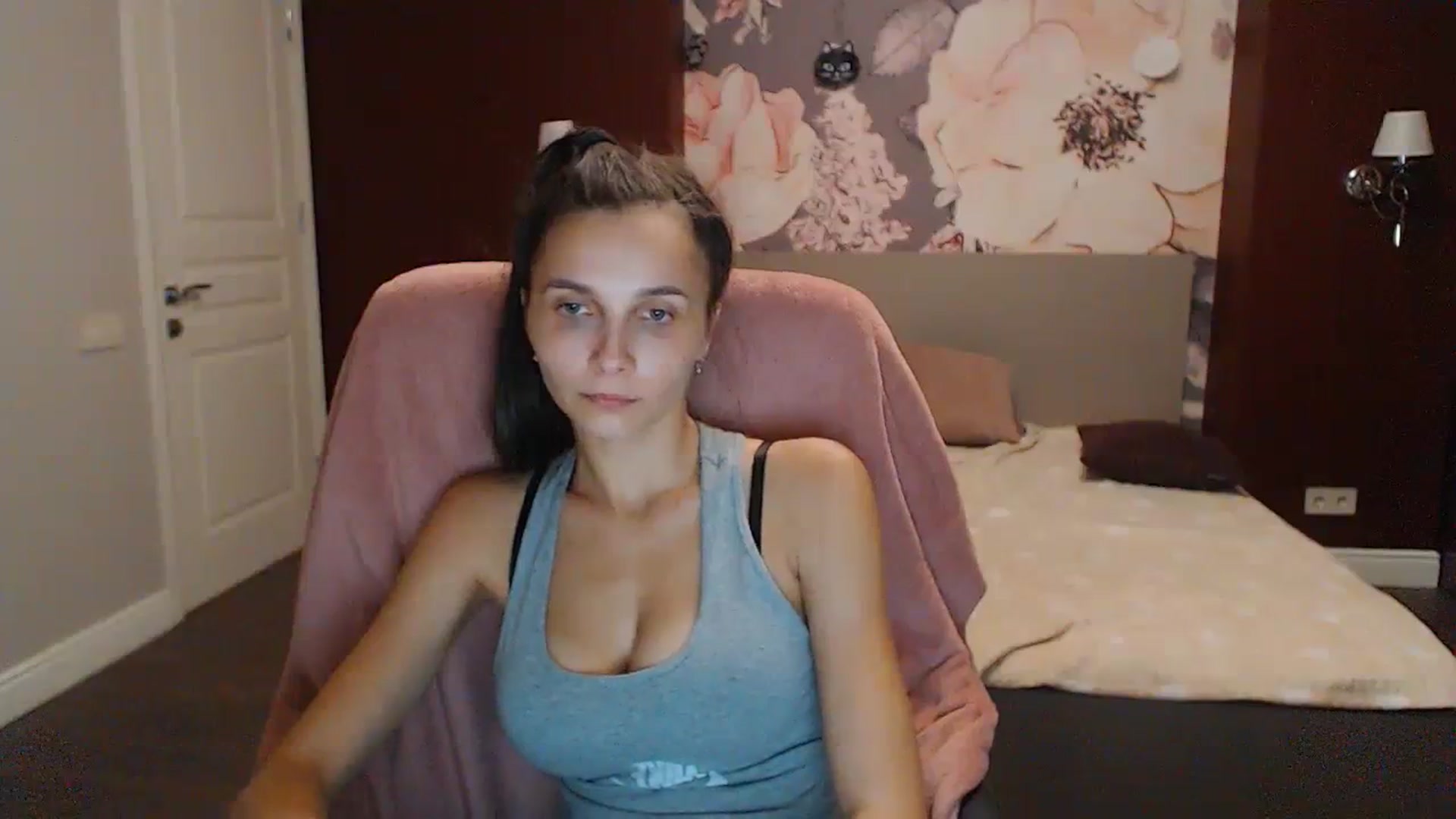 Gallery image thumbnail from Karina_Mils's myfreecams stream on, 09/29/2023, 16:31 image 14 of 20