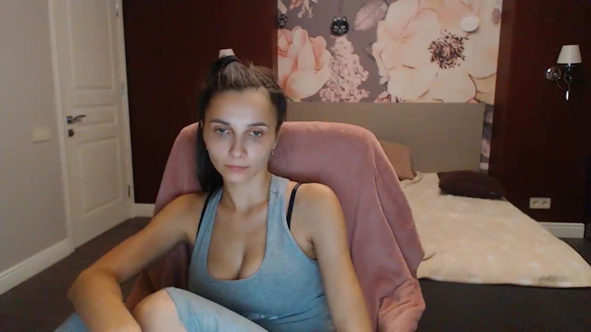 Gallery image thumbnail from Karina_Mils's myfreecams stream on, 09/29/2023, 16:31 image 4 of 20