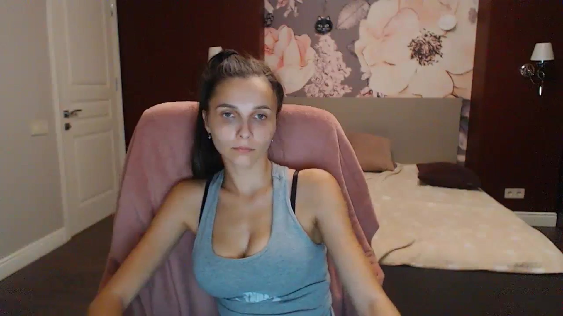 Gallery image thumbnail from Karina_Mils's myfreecams stream on, 09/29/2023, 16:31 image 10 of 20