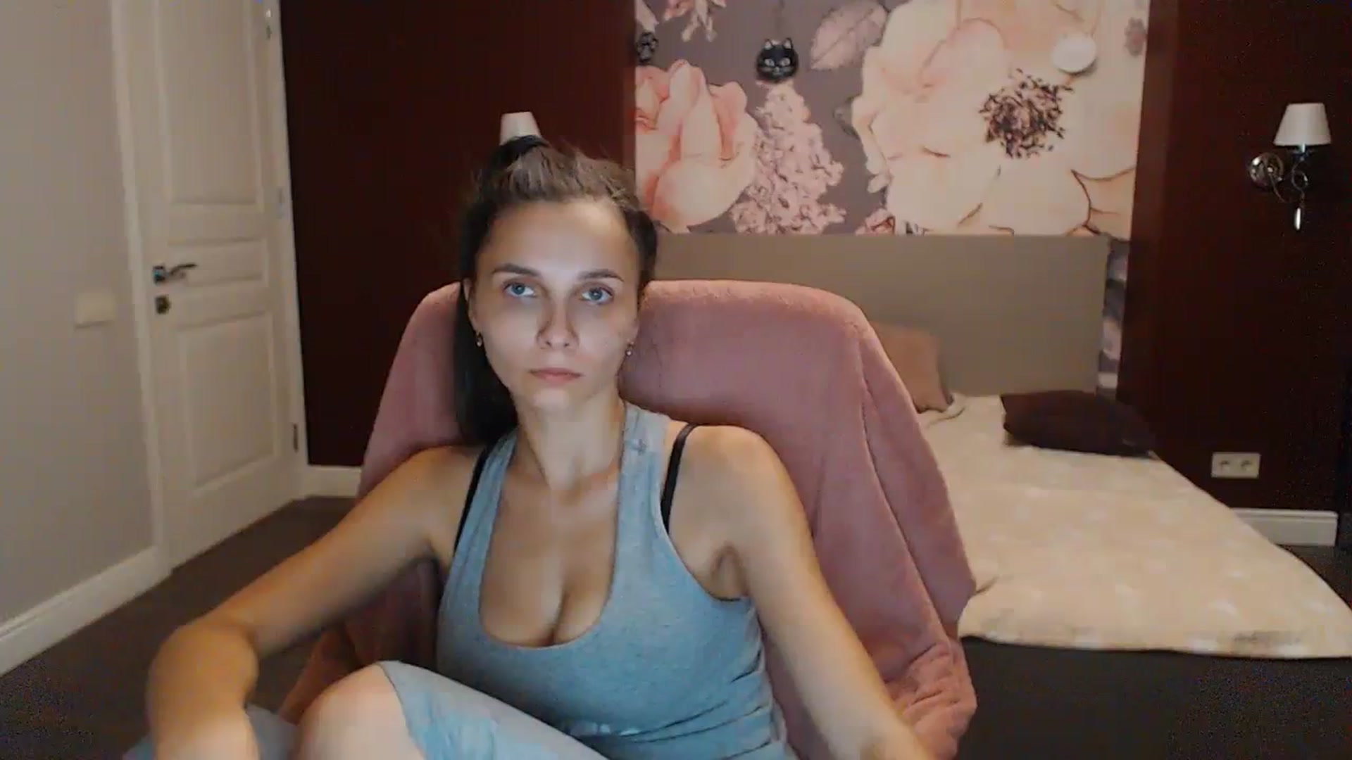 Gallery image thumbnail from Karina_Mils's myfreecams stream on, 09/29/2023, 16:31 image 8 of 20