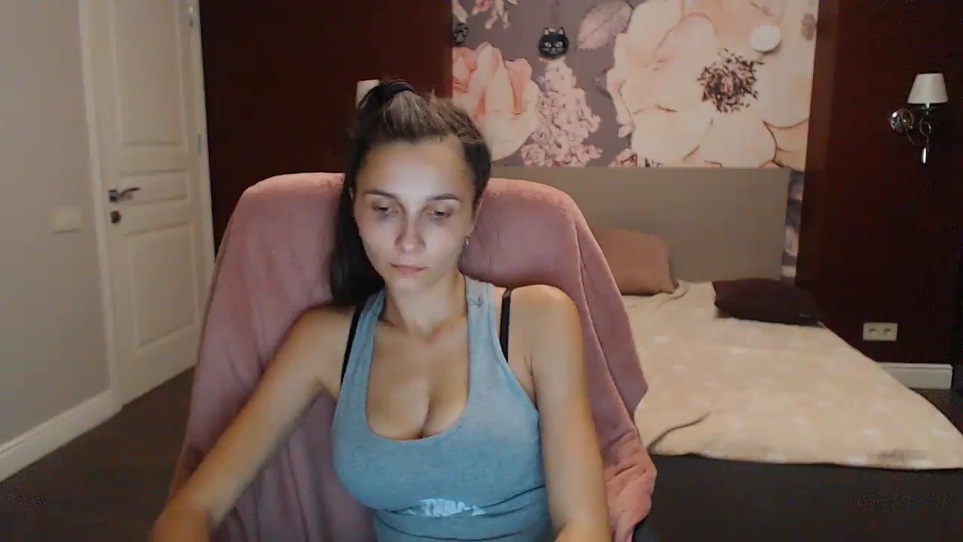 Gallery image thumbnail from Karina_Mils's myfreecams stream on, 09/29/2023, 16:31 image 11 of 20