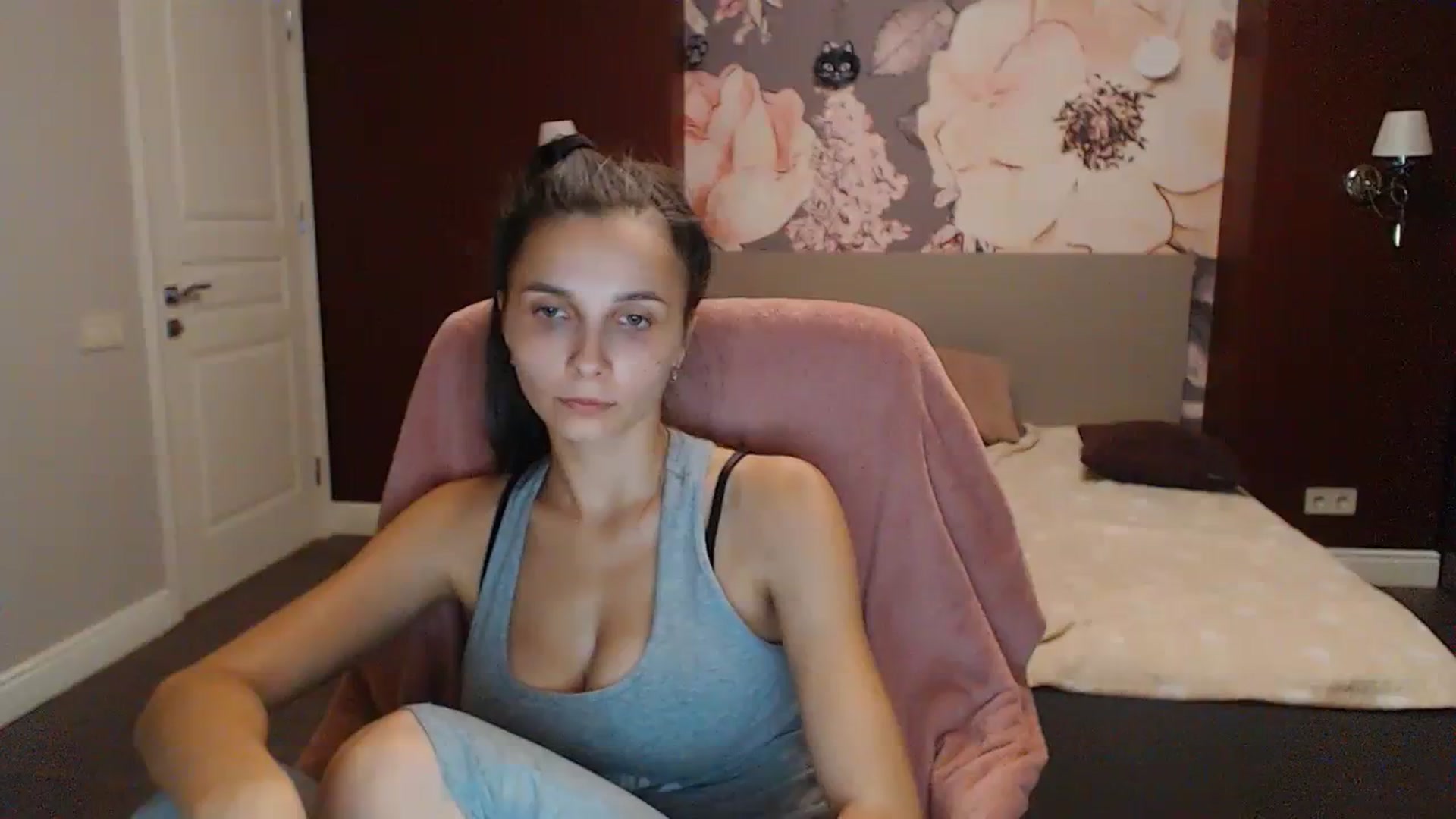 Gallery image thumbnail from Karina_Mils's myfreecams stream on, 09/29/2023, 16:31 image 1 of 20