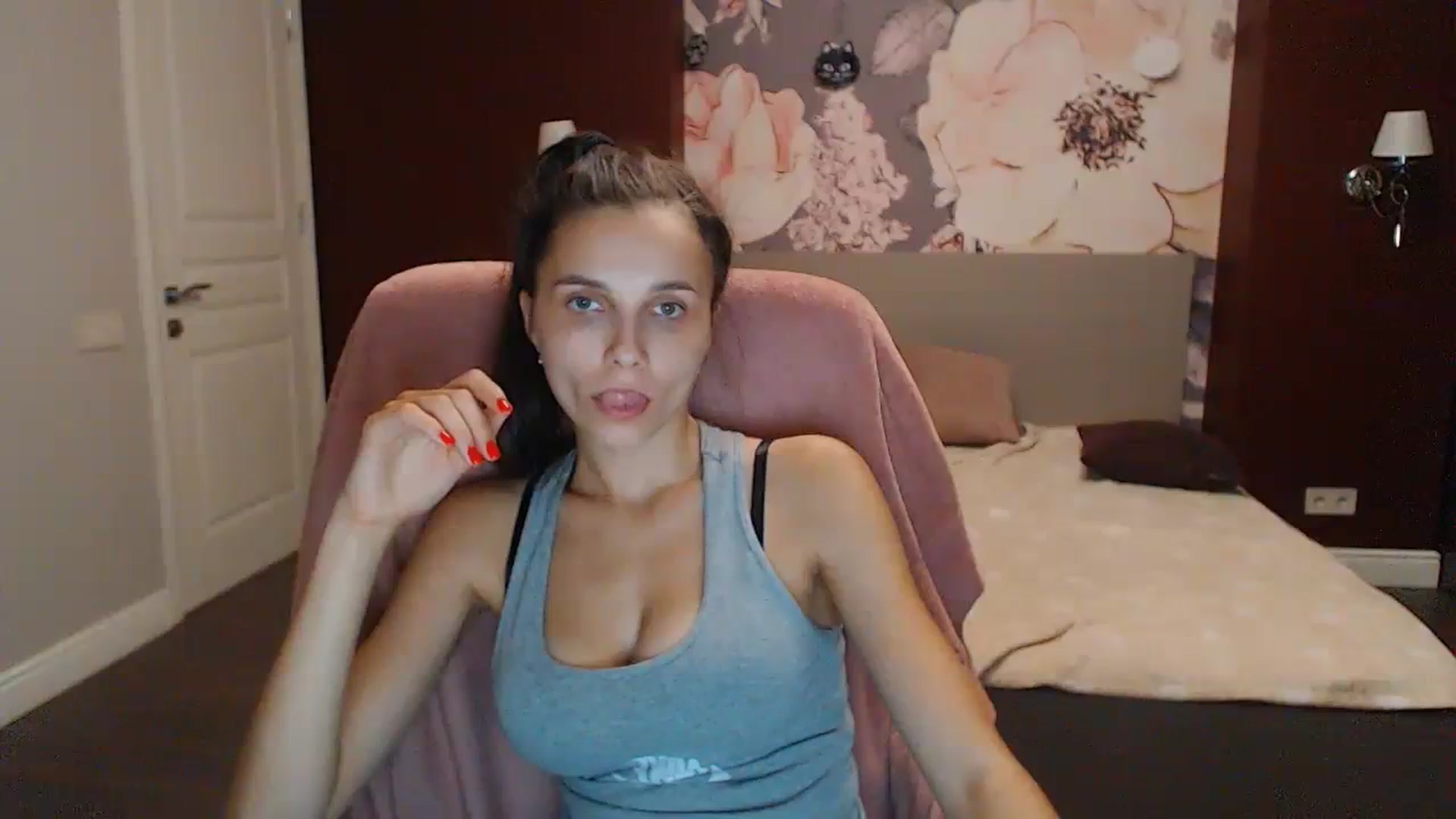 Gallery image thumbnail from Karina_Mils's myfreecams stream on, 09/29/2023, 16:31 image 15 of 20