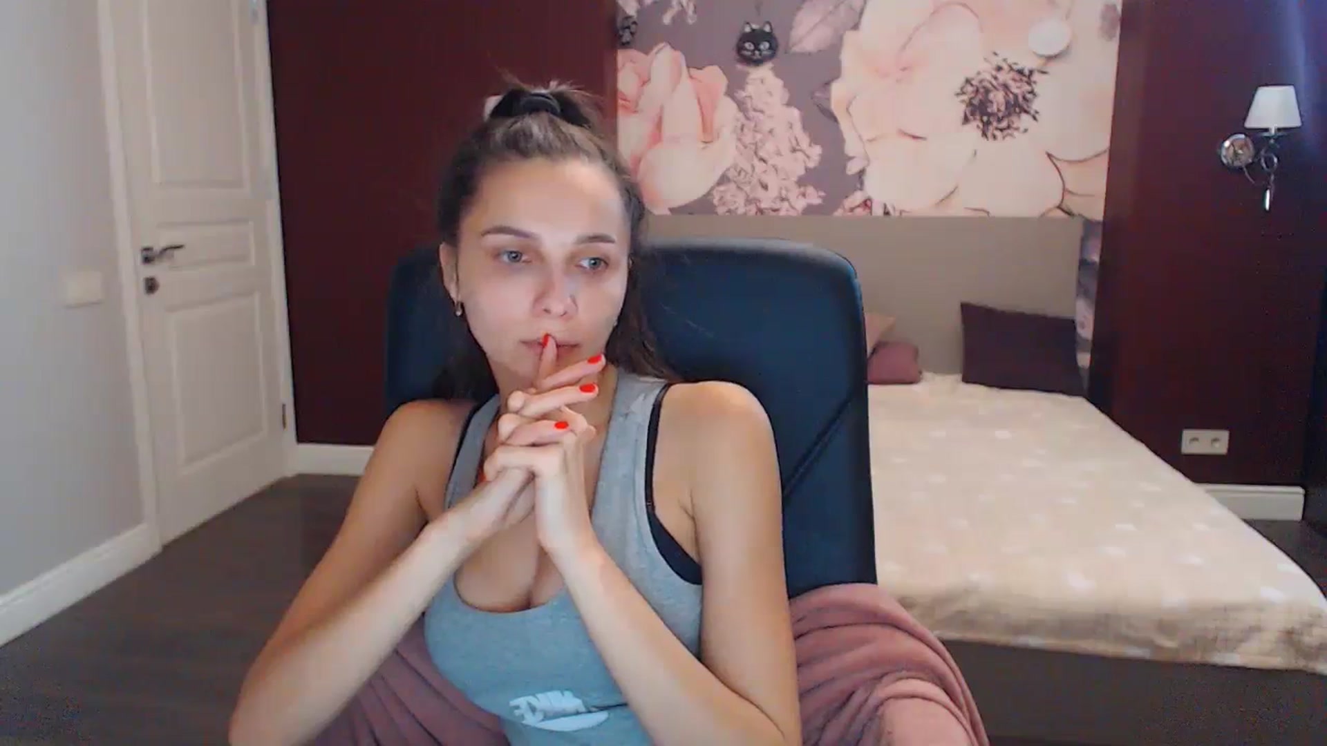 Gallery image thumbnail from Karina_Mils's myfreecams stream on, 09/30/2023, 10:40 image 9 of 20