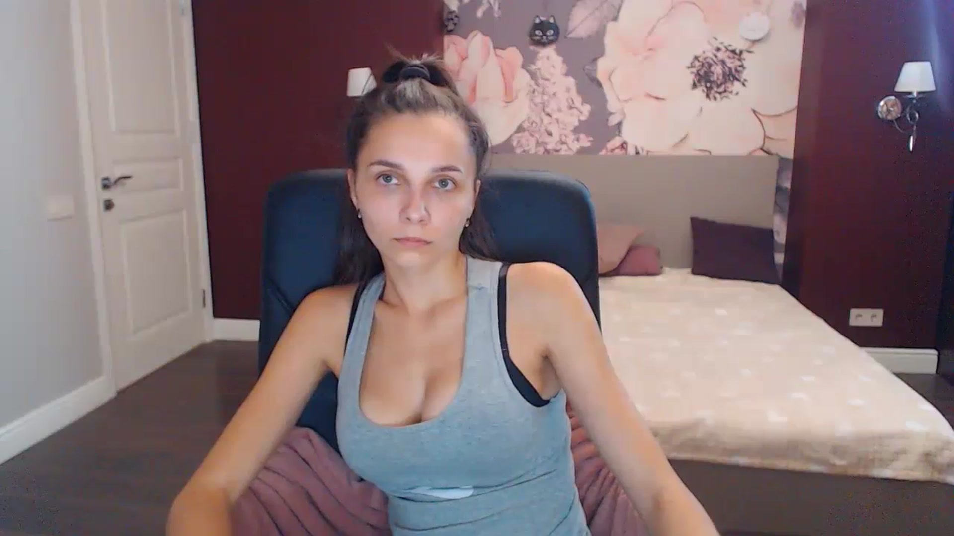 Gallery image thumbnail from Karina_Mils's myfreecams stream on, 09/30/2023, 10:40 image 2 of 20
