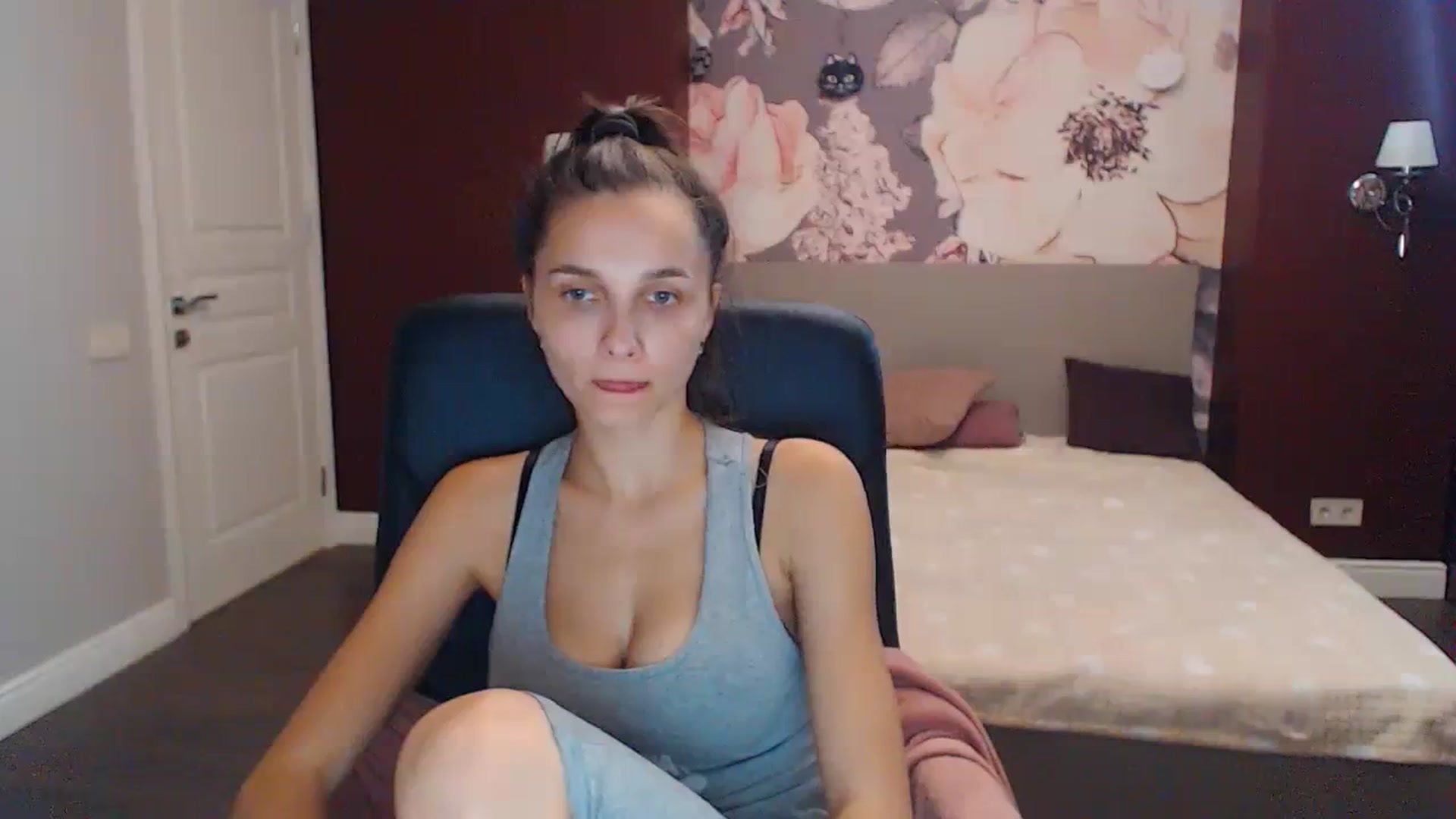 Gallery image thumbnail from Karina_Mils's myfreecams stream on, 09/30/2023, 10:40 image 20 of 20