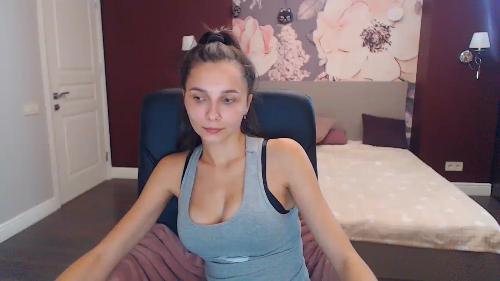 Gallery image thumbnail from Karina_Mils's myfreecams stream on, 09/30/2023, 10:40 image 3 of 20