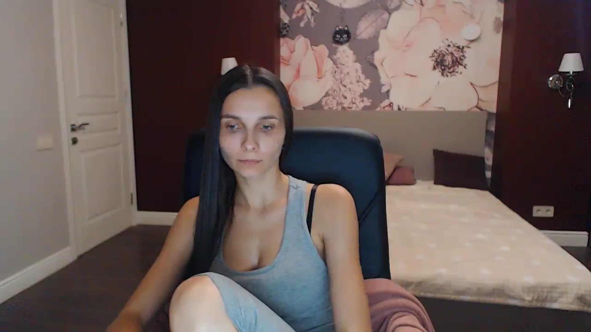 Gallery image thumbnail from Karina_Mils's myfreecams stream on, 09/30/2023, 13:22 image 14 of 20