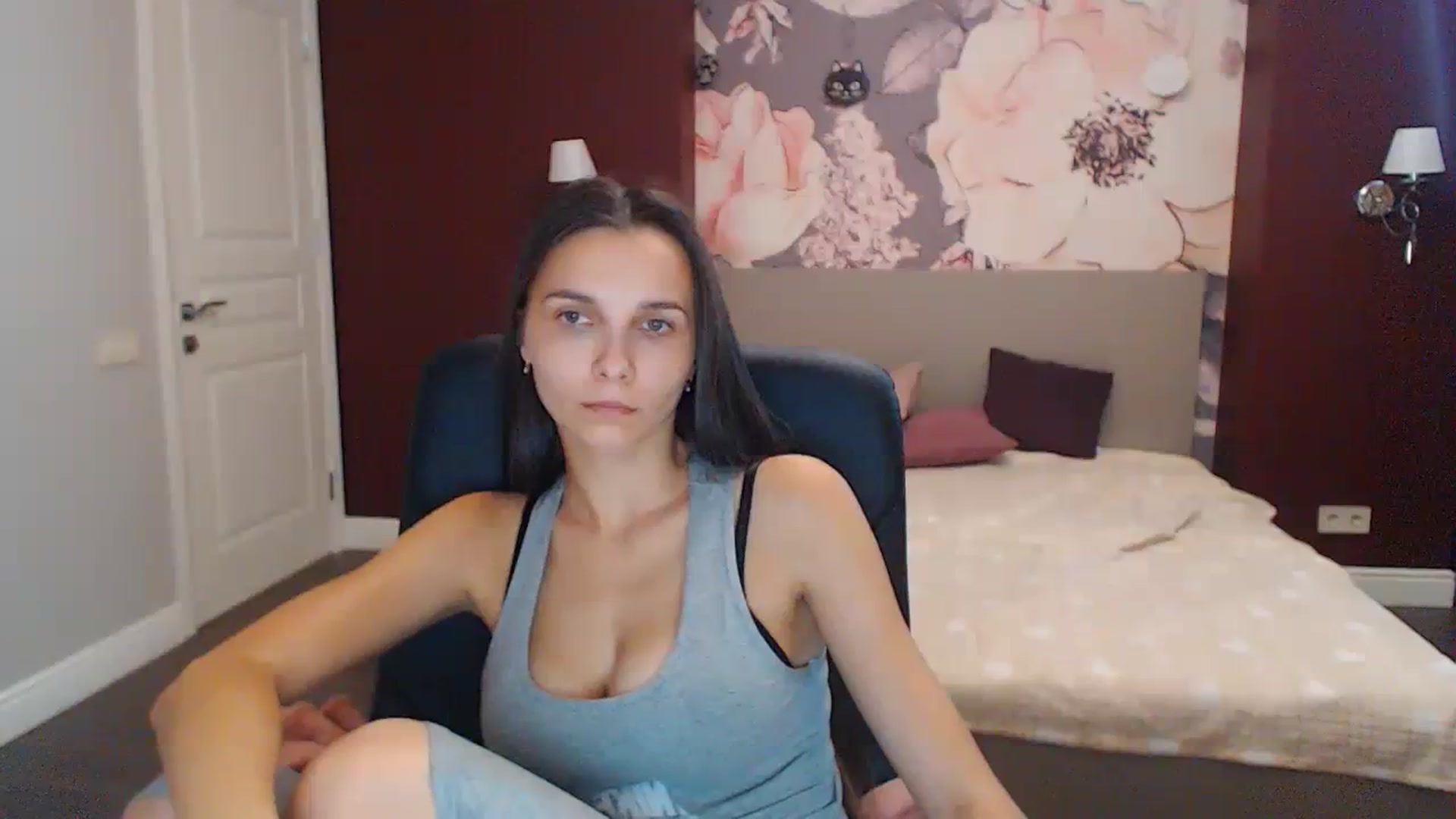 Gallery image thumbnail from Karina_Mils's myfreecams stream on, 10/02/2023, 10:00 image 9 of 20