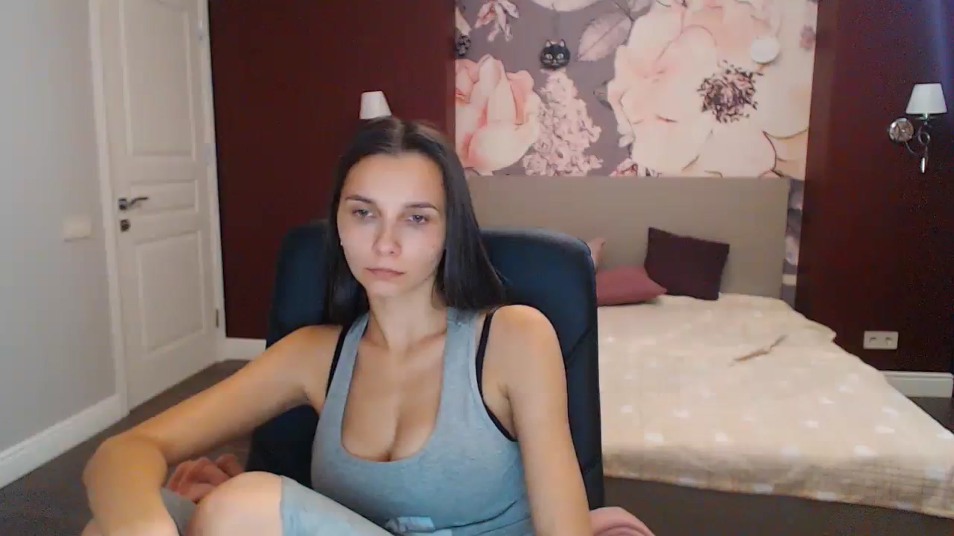 Gallery image thumbnail from Karina_Mils's myfreecams stream on, 10/02/2023, 10:00 image 12 of 20